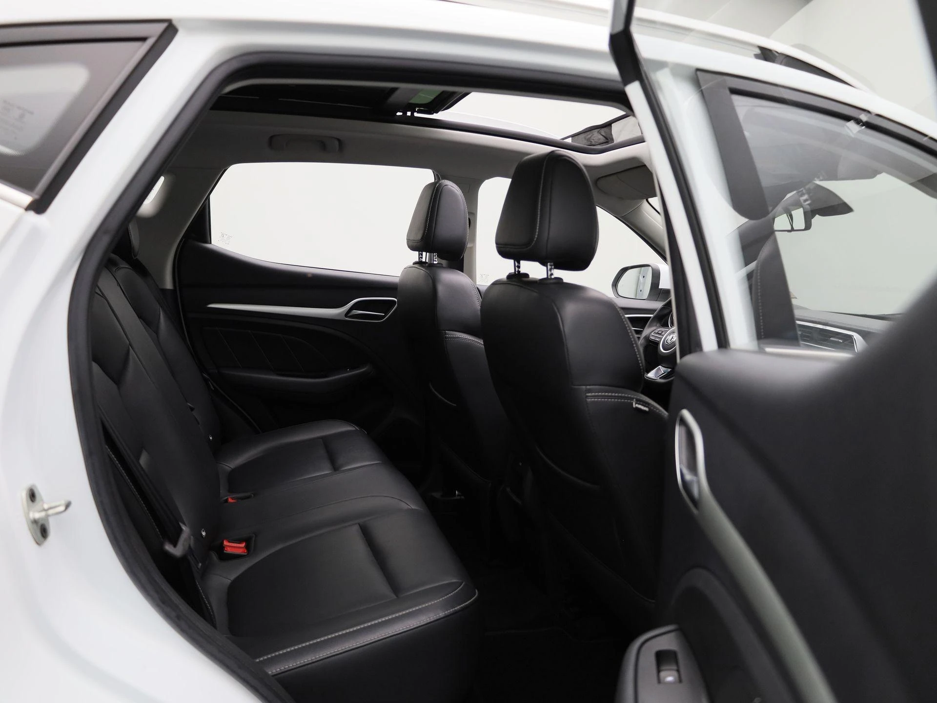 MG-ZS EV-image-35