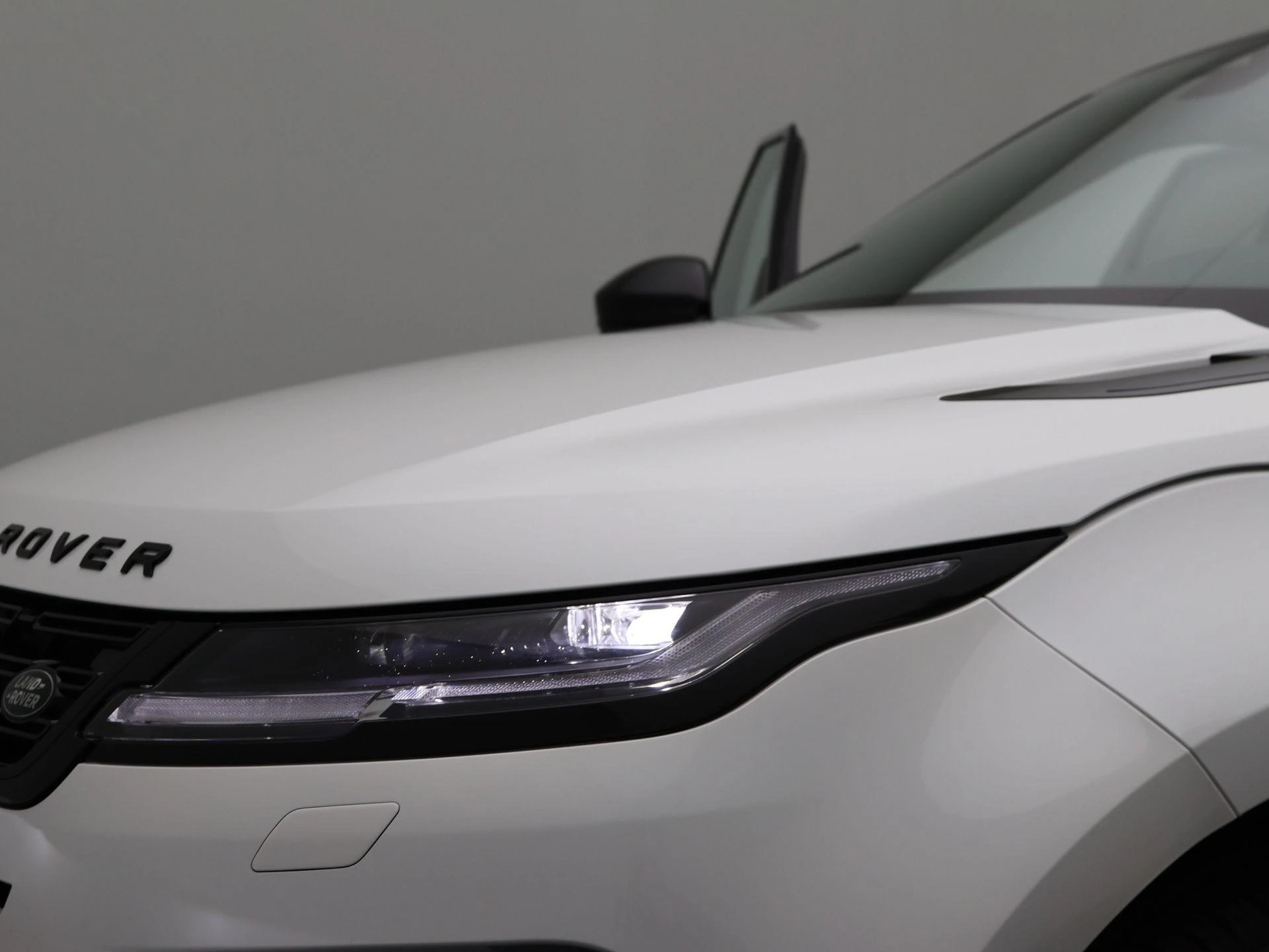 Land Rover-Range Rover Evoque-image-14