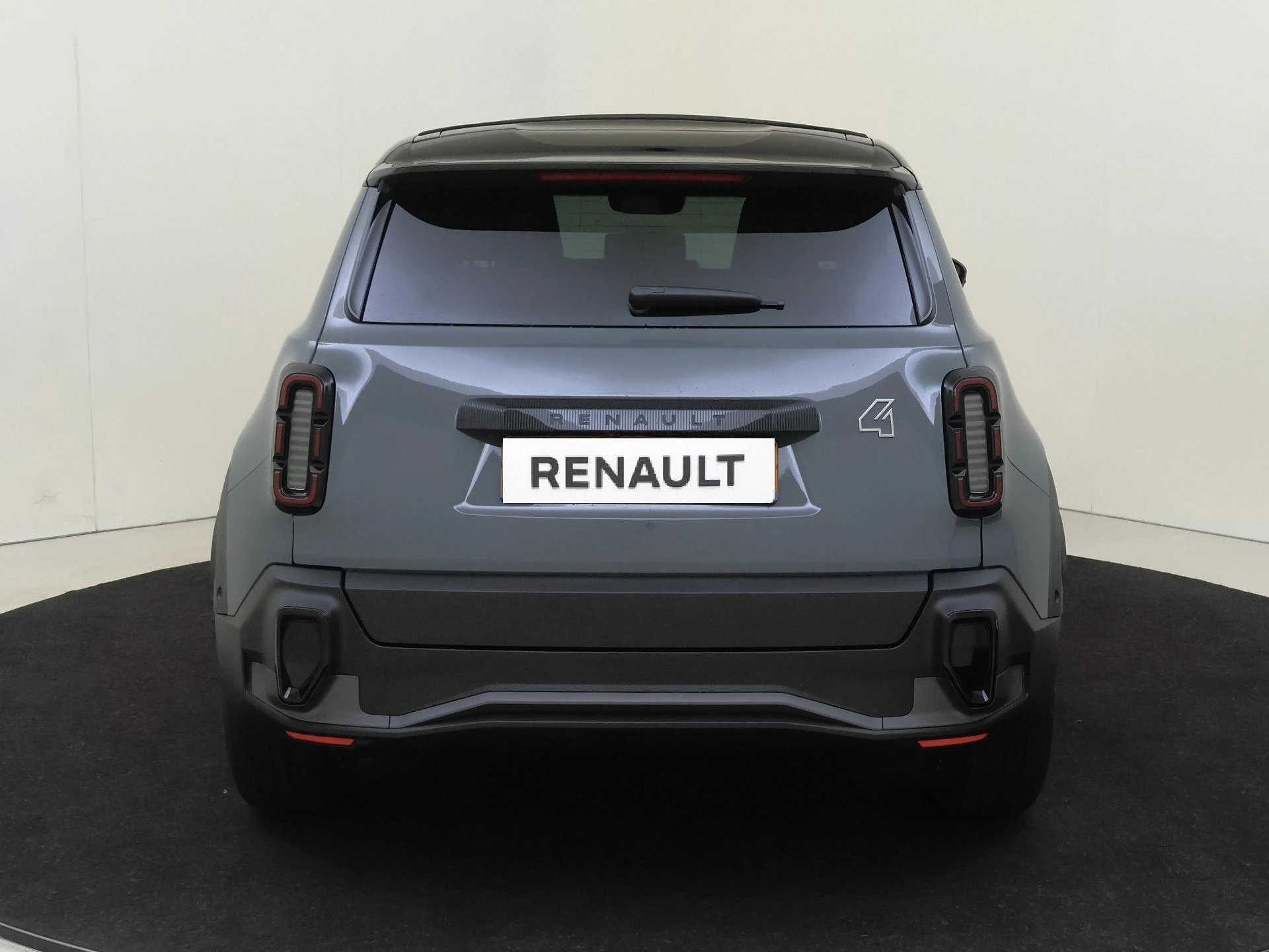 Renault-4-image-1