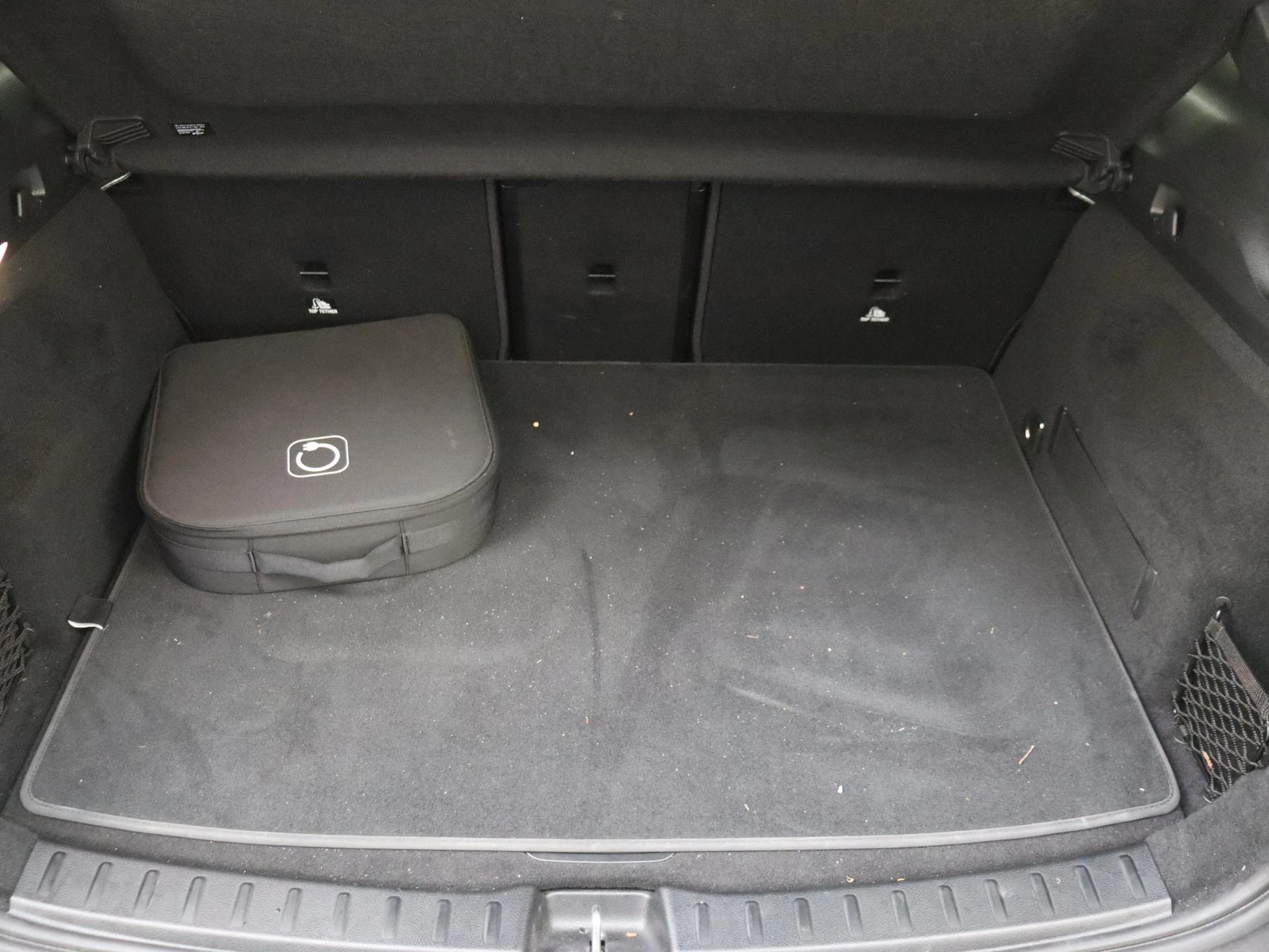 Mercedes-Benz-EQA-image-29