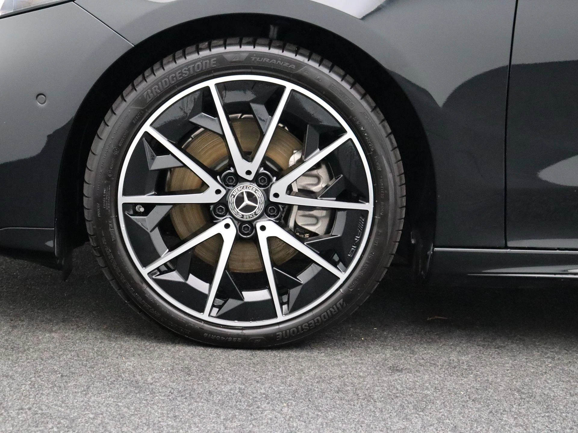Mercedes-Benz-CLA-image-6
