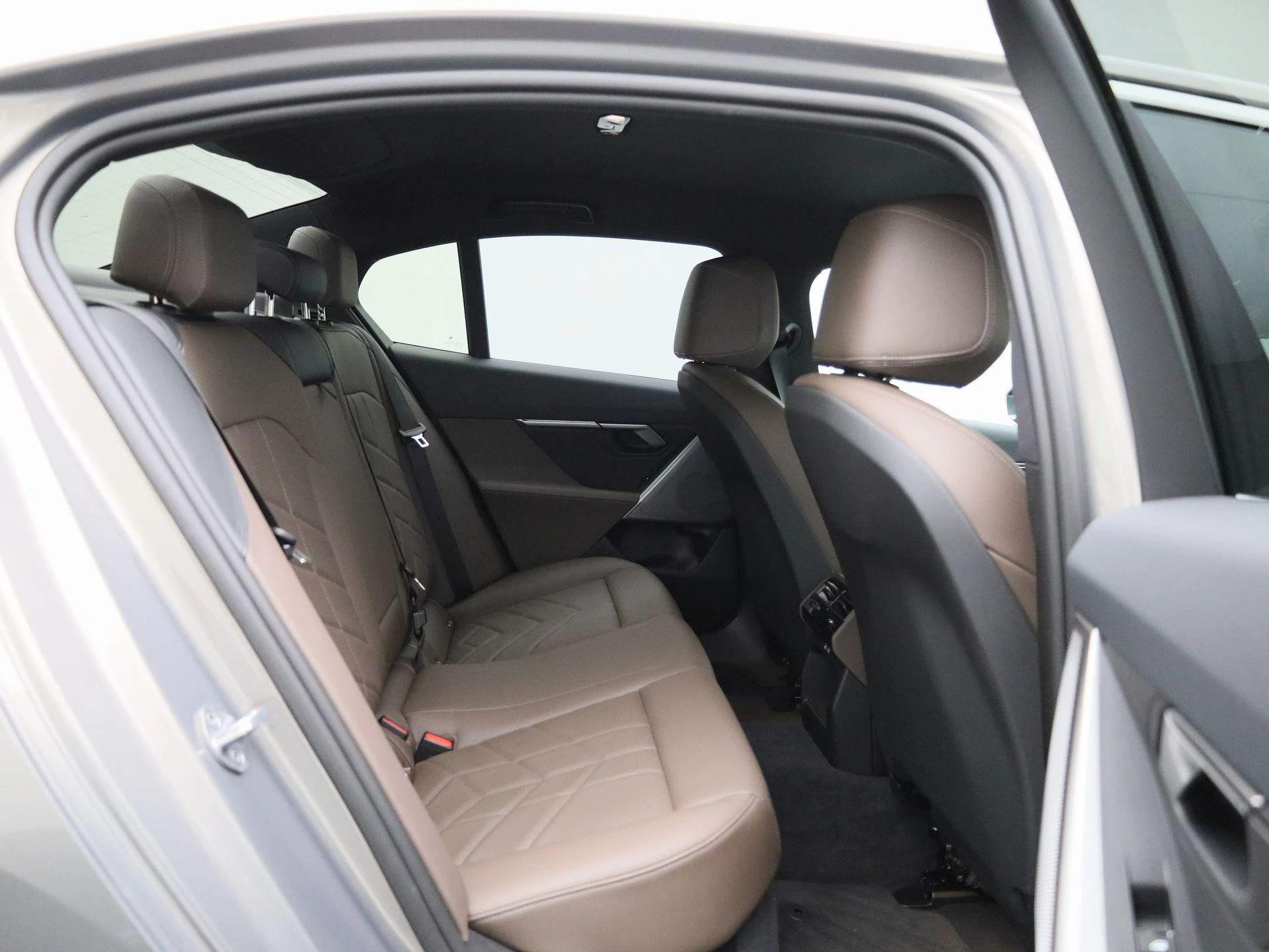 BMW-i5-image-47