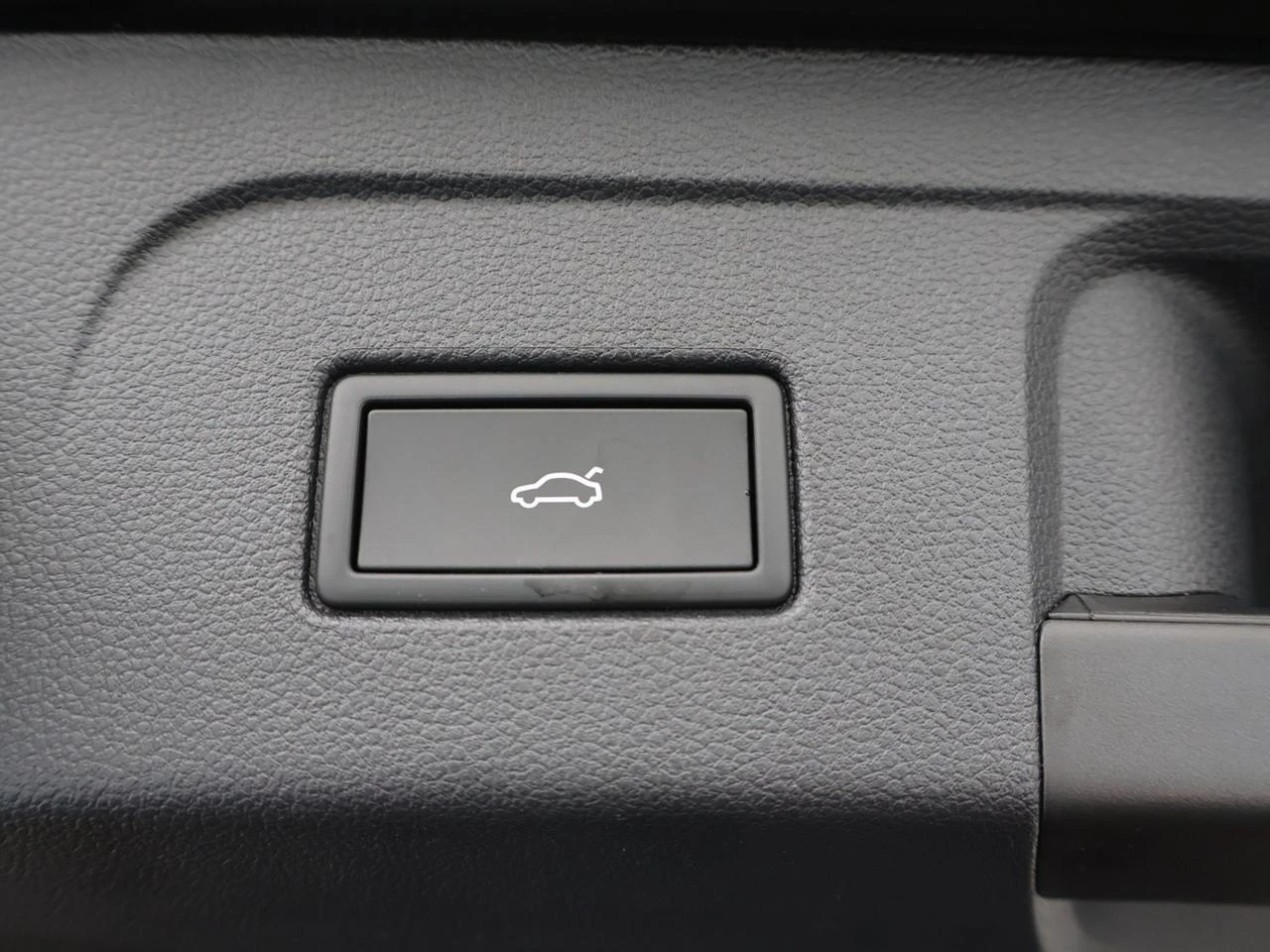 Volkswagen-Touran-image-21
