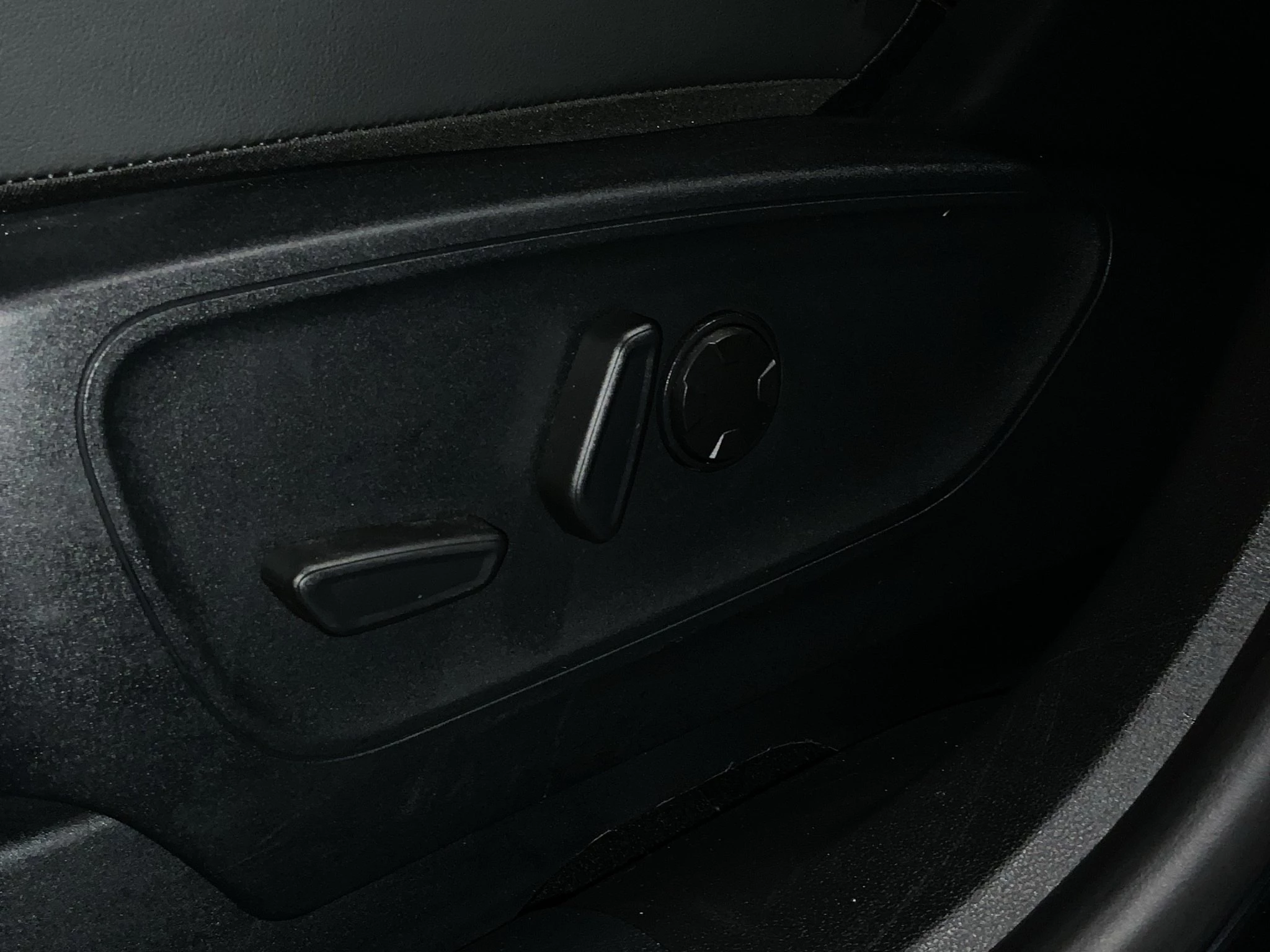 Ford Kuga ST-Line X Aut.*PANO*AHK*360GRAD*LED-MATRIX*NAVI*GRA*WINTER-PKT.