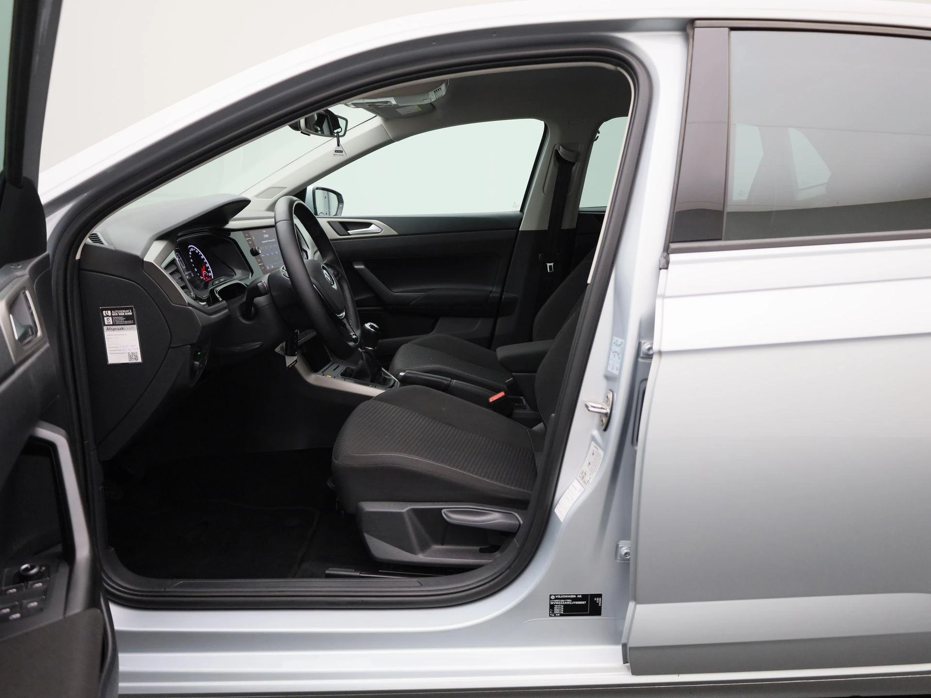 Volkswagen-Polo-image-8