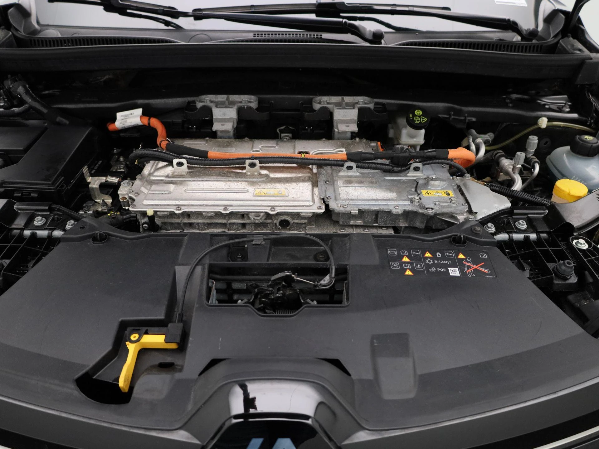 Renault-Megane E-Tech-image-30