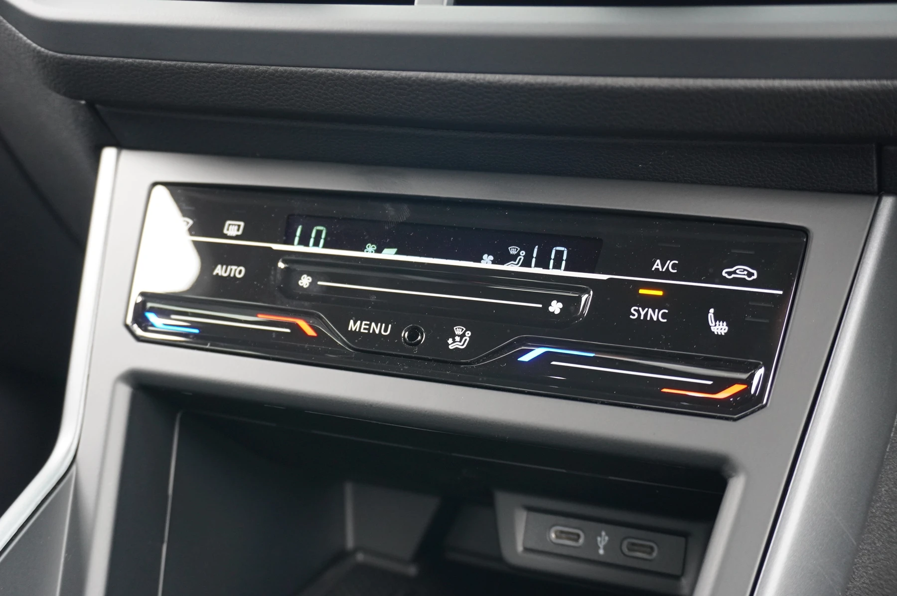 Volkswagen-Polo-image-27