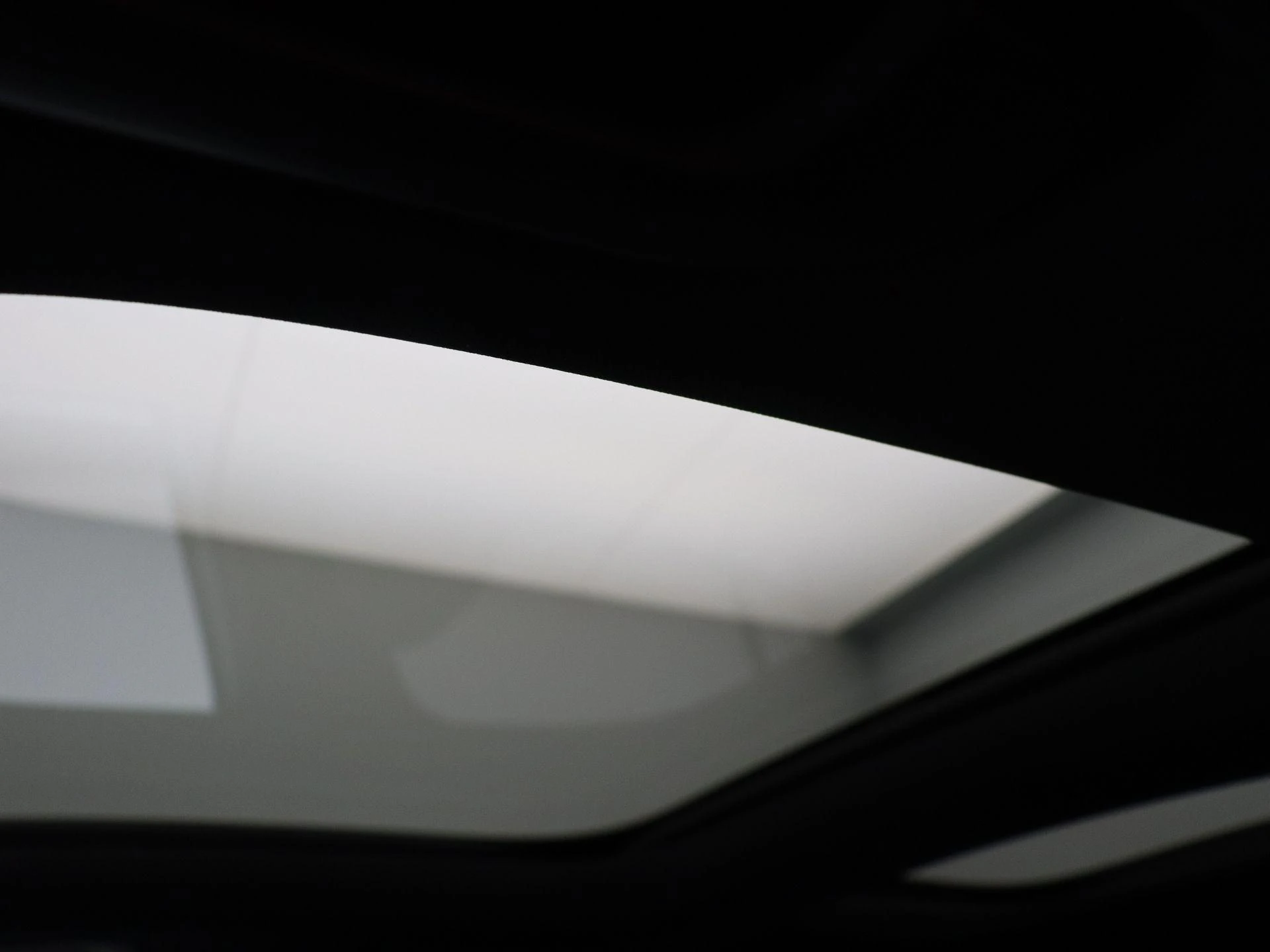 Mercedes-Benz GLA 250e Amg Line + MULTIBEAM + PANO DAK + CARPLAY + TREKHAAK +