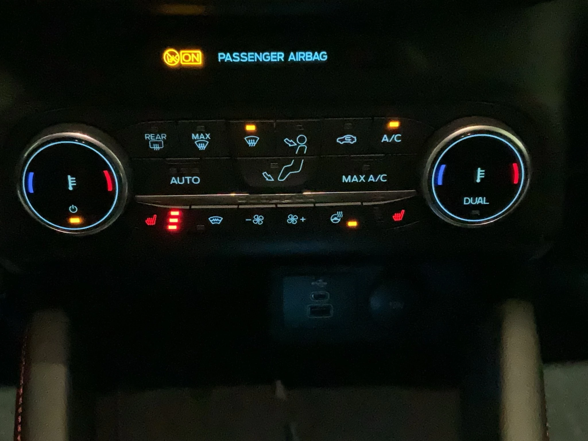 Ford Kuga ST-Line X*PANO*AHK*KAM*ACC*NAVI*SOUND-SYS. LED Pano SHZ 4xSHZ