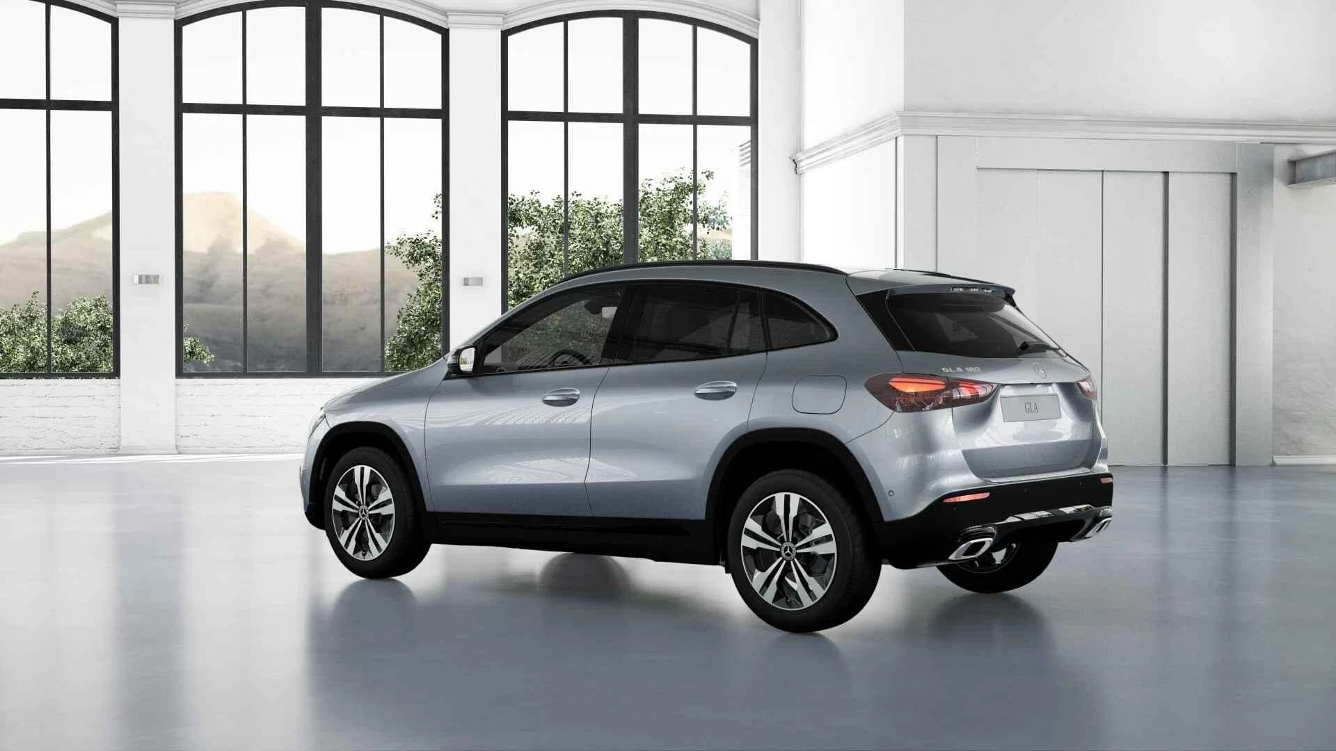 Mercedes-Benz-GLA-image-2