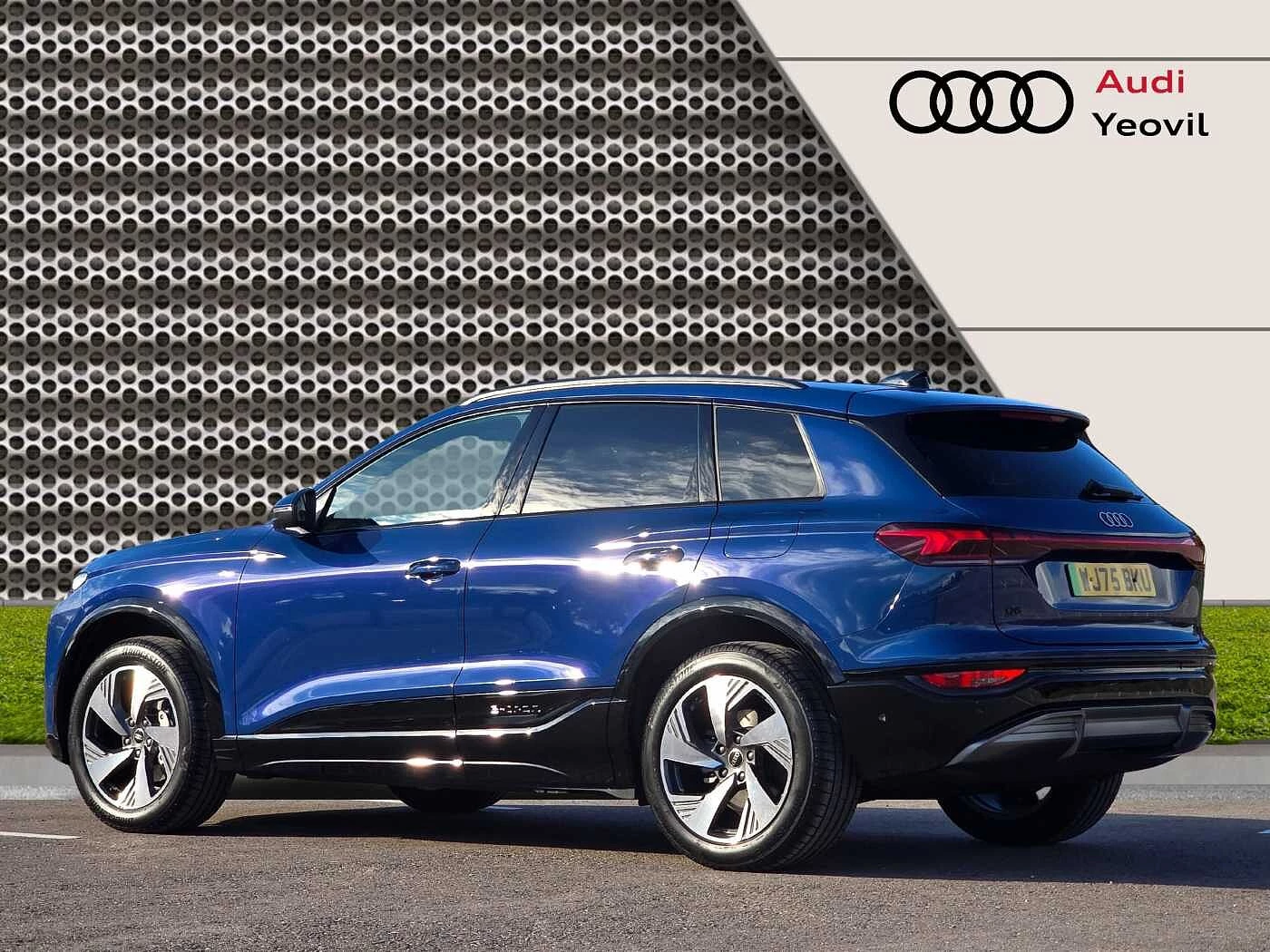 Audi-Q6 e-tron-image-48