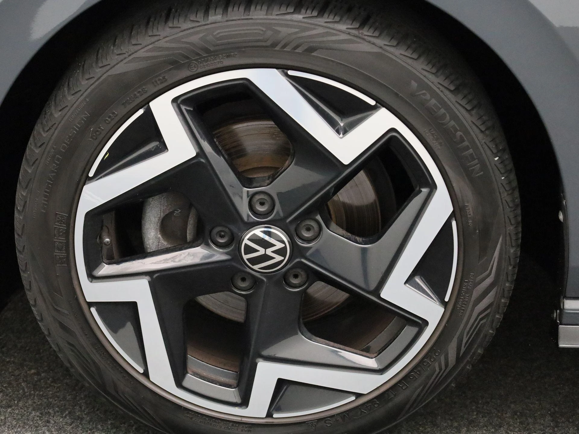 Volkswagen Golf 1.5 eTSI R-Line Edition