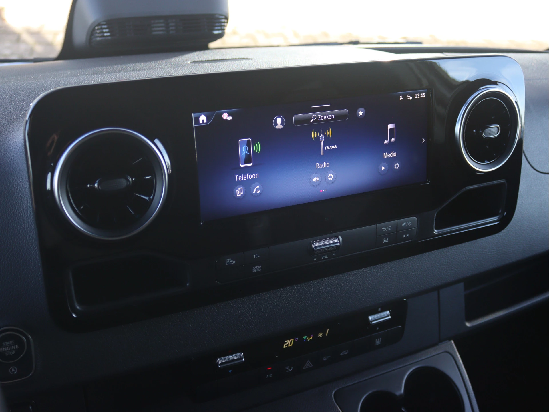 Mercedes-Benz-Sprinter-image-10