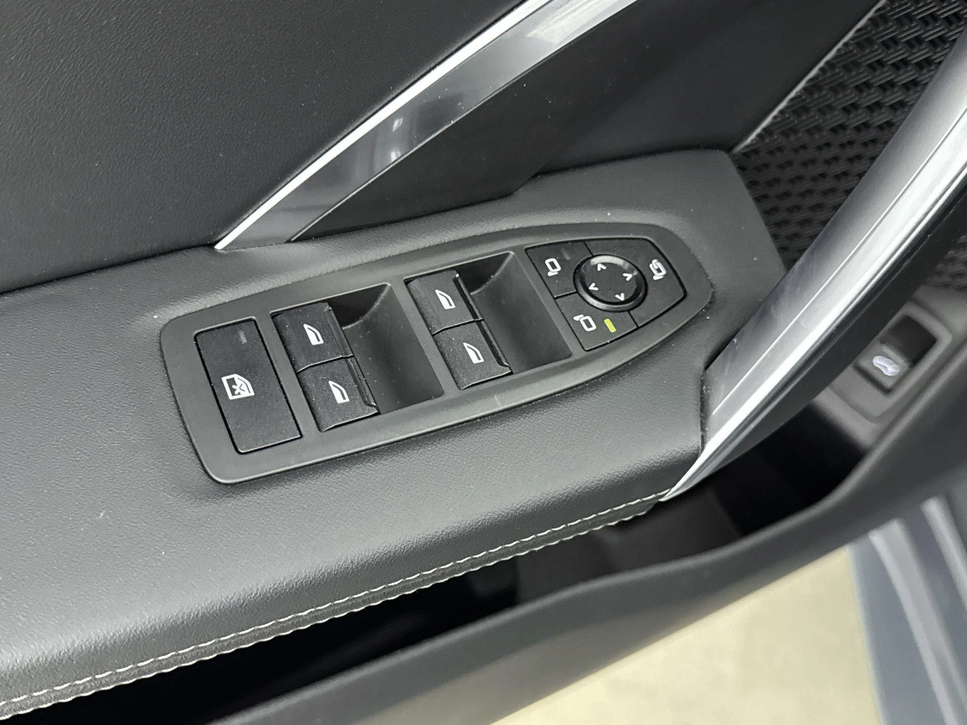 BMW-iX2-image-27