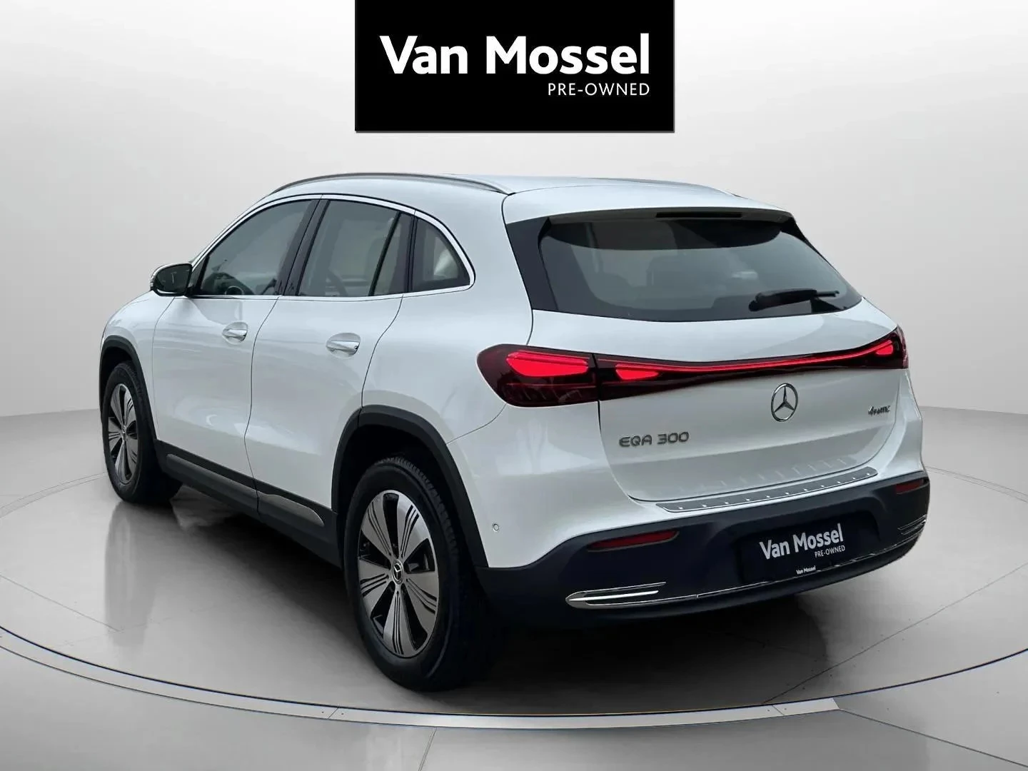 Mercedes-Benz-EQA-image-6