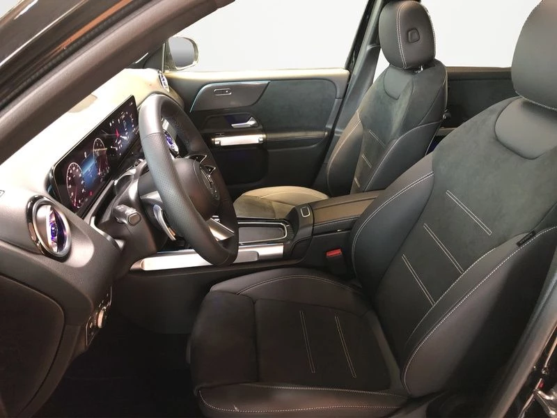 Mercedes-Benz GLB 220 d 4m AMG NIGHT AHK PANO 7-SITZE 360° AMG LineX247 GLB 220 d 4m AMG NIGHT AHK PANO 7-SITZE 360° AMG Line