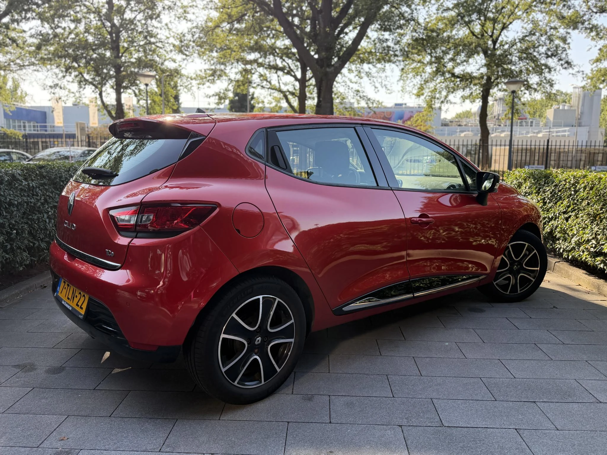 Renault-Clio-image-1