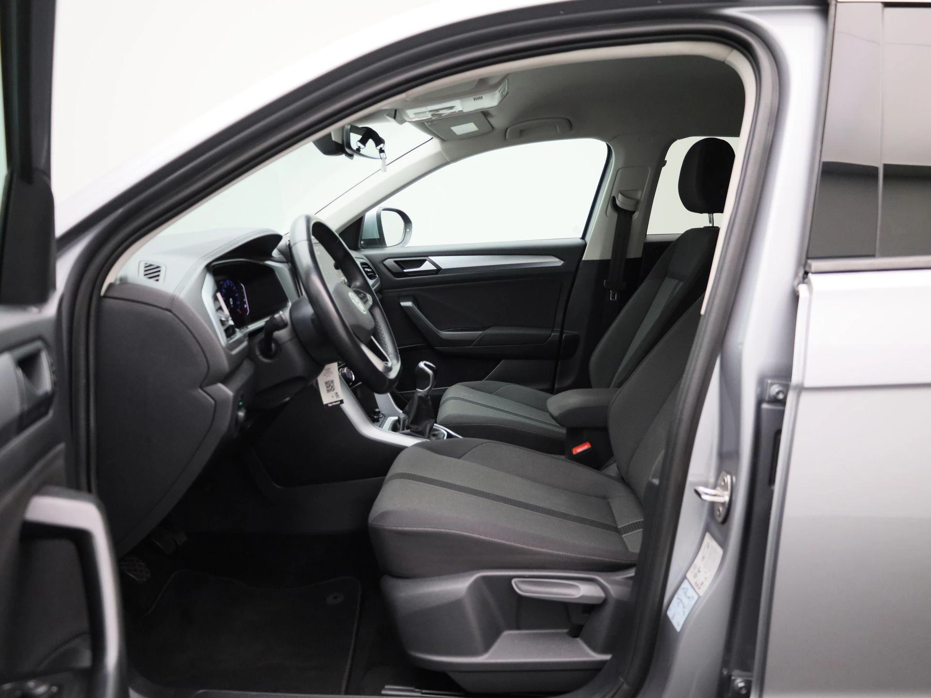 Volkswagen-T-Roc-image-8