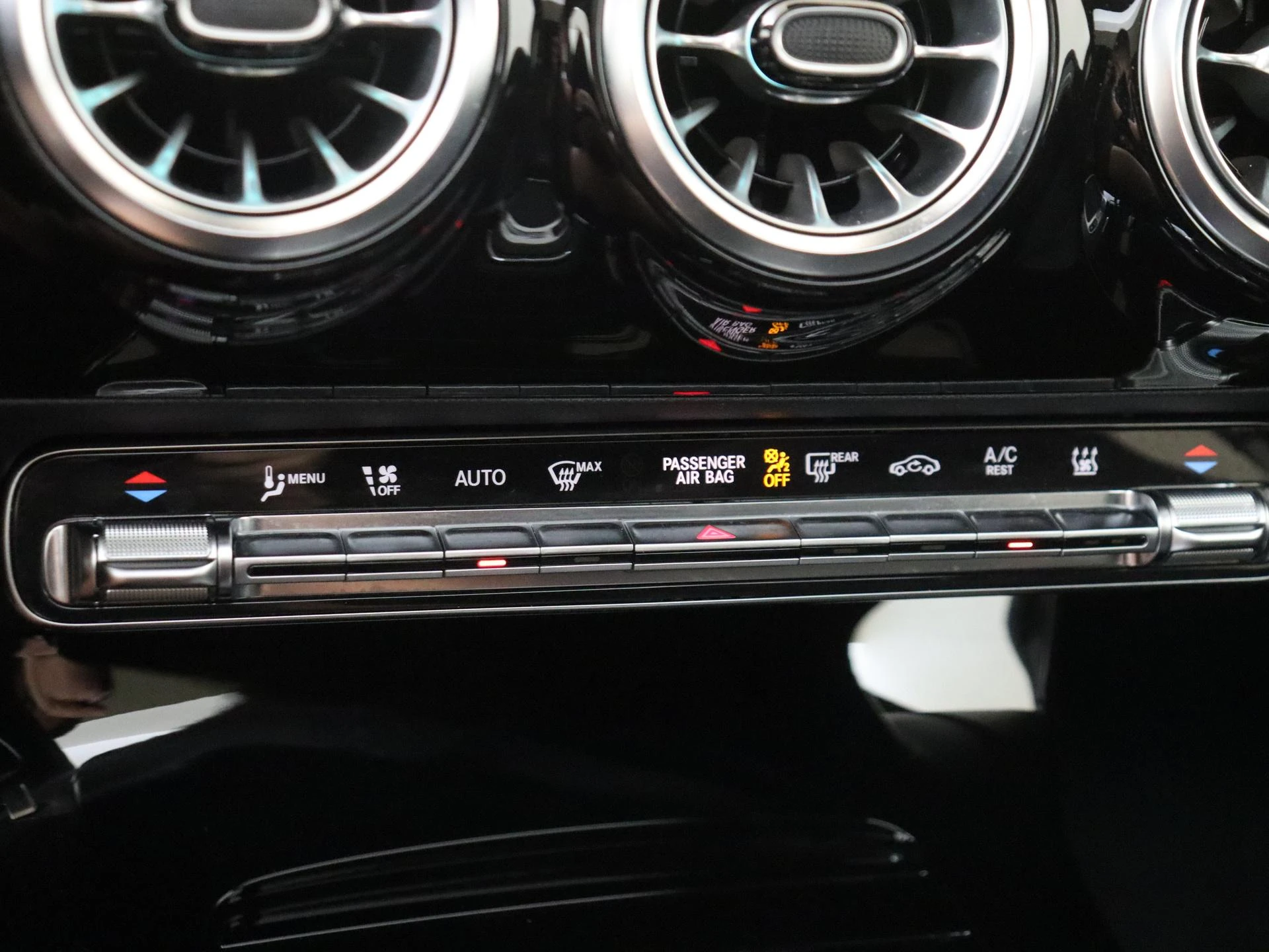 Mercedes-Benz-A-Klasse-image-19