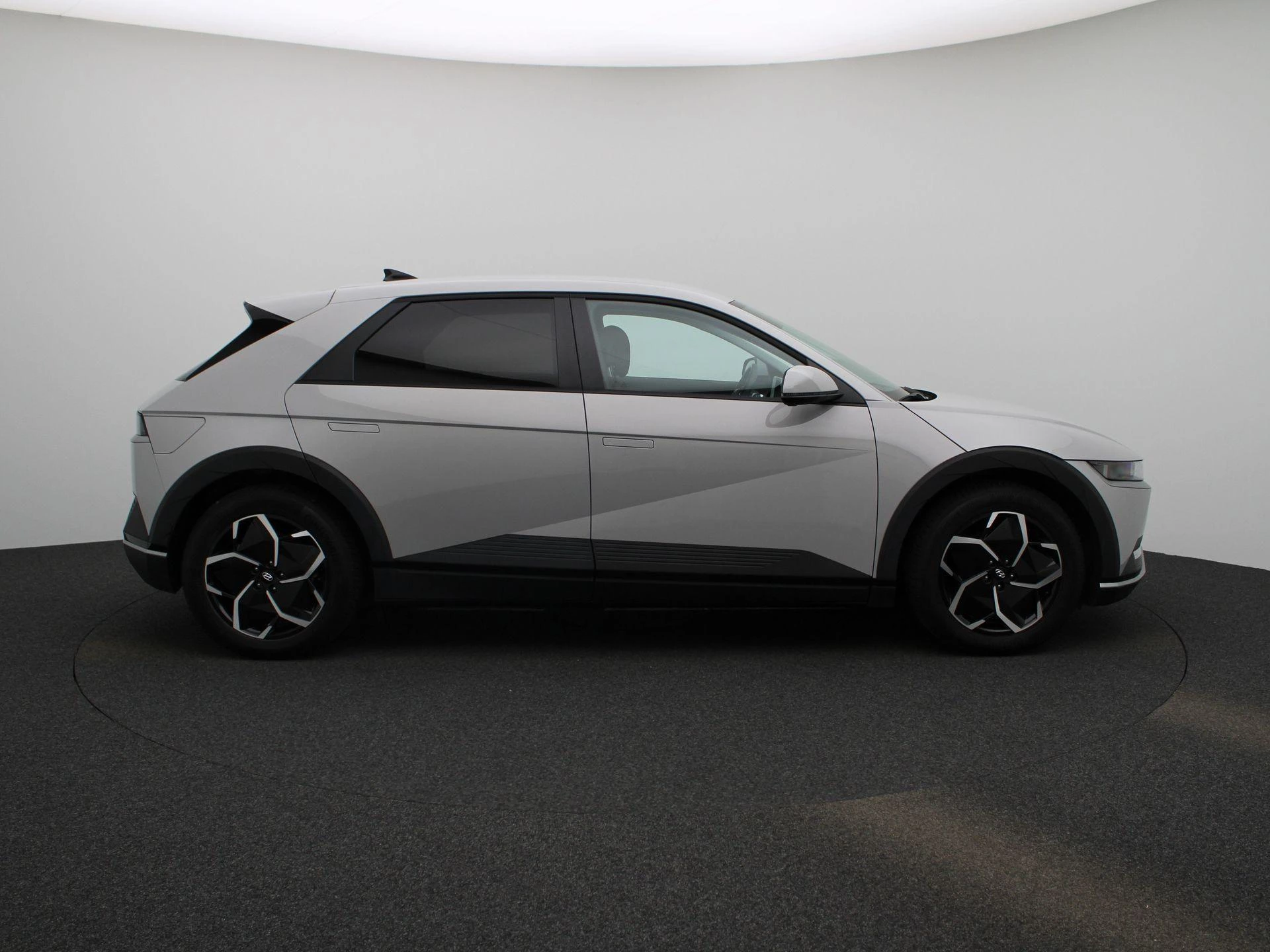 Hyundai-IONIQ 5-image-5