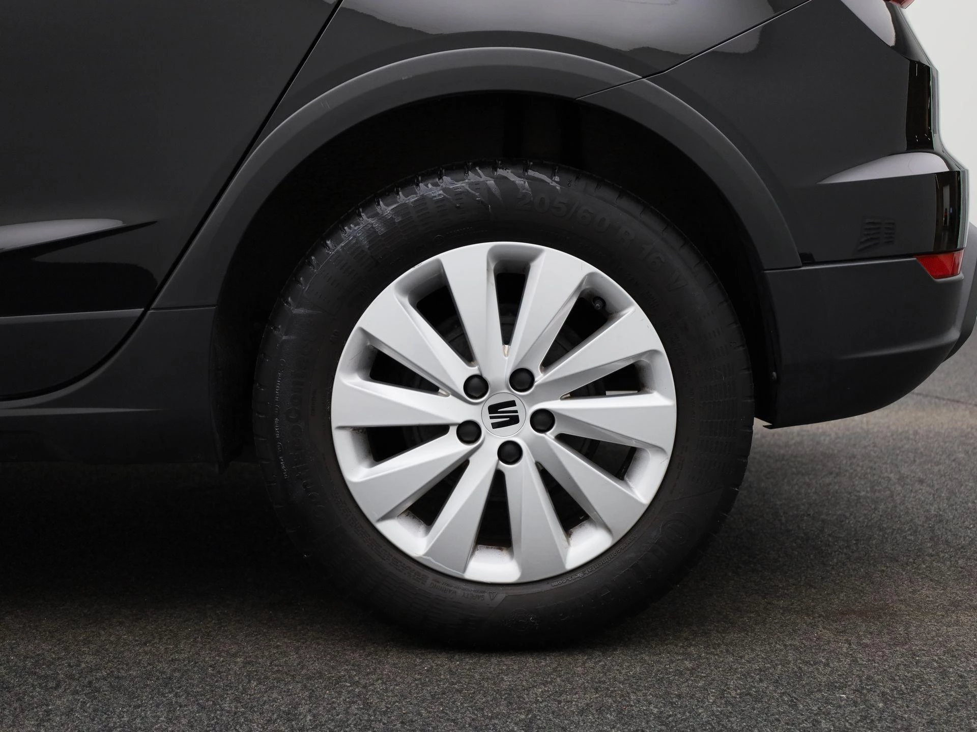 SEAT-Arona-image-12