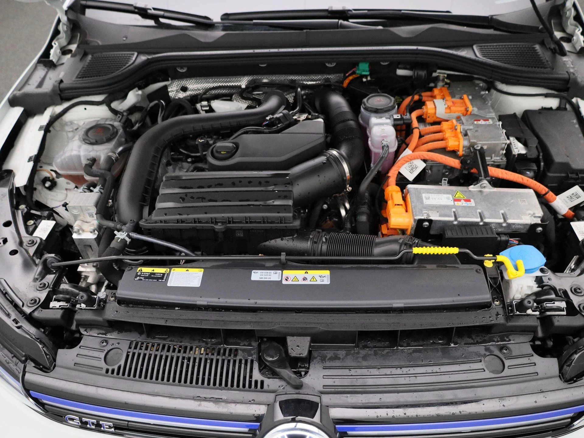 Volkswagen-Golf-image-38