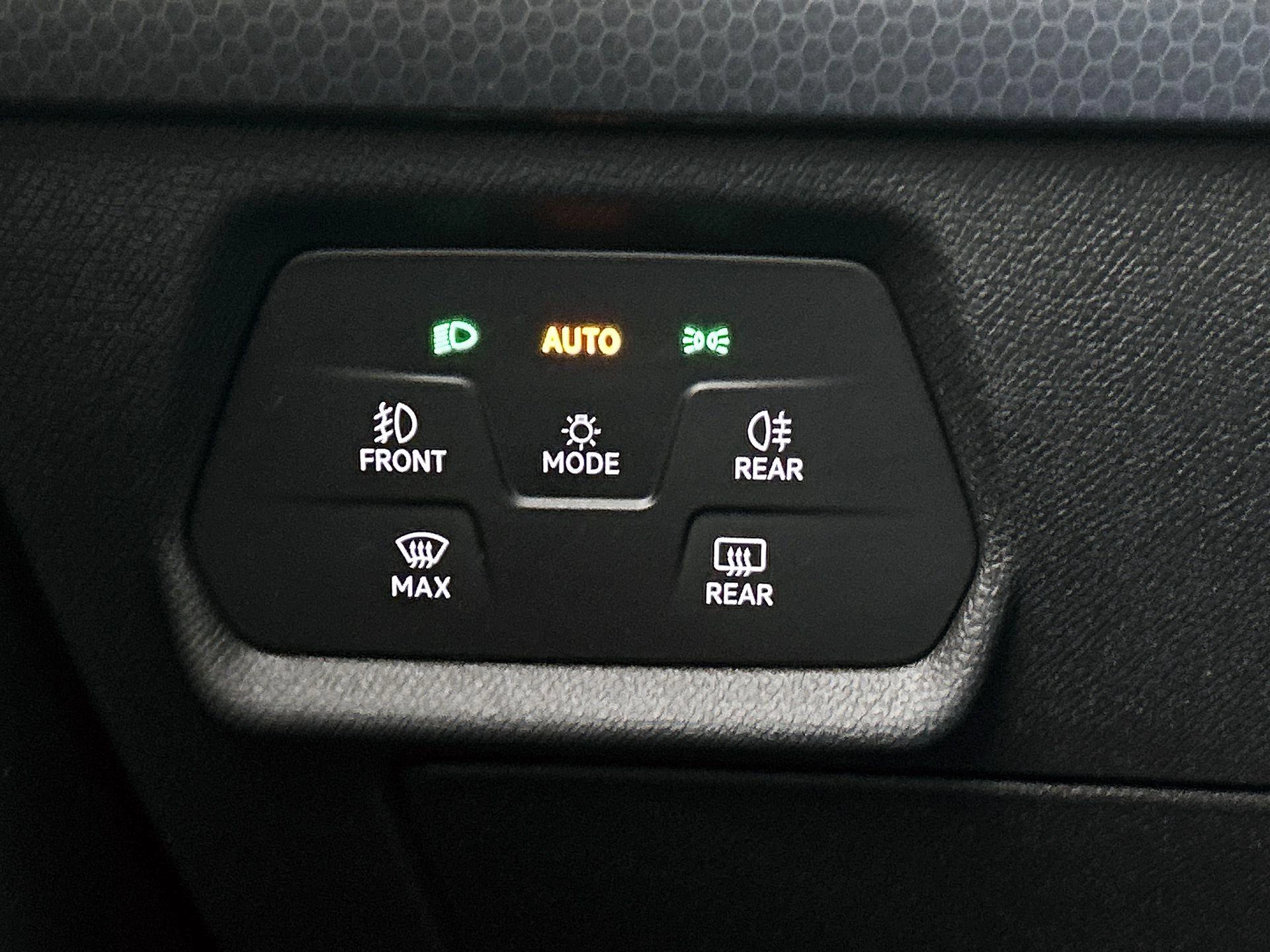 SEAT-Leon-image-17