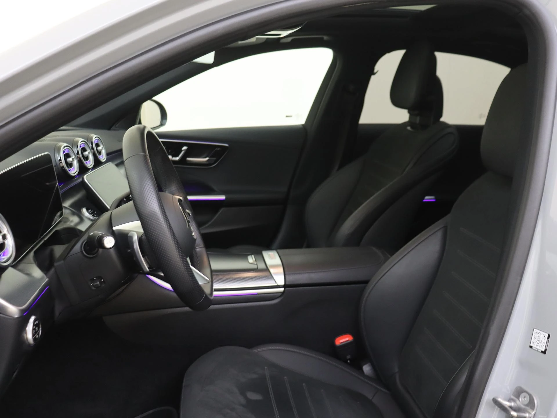 Mercedes-Benz-C-Klasse-image-14
