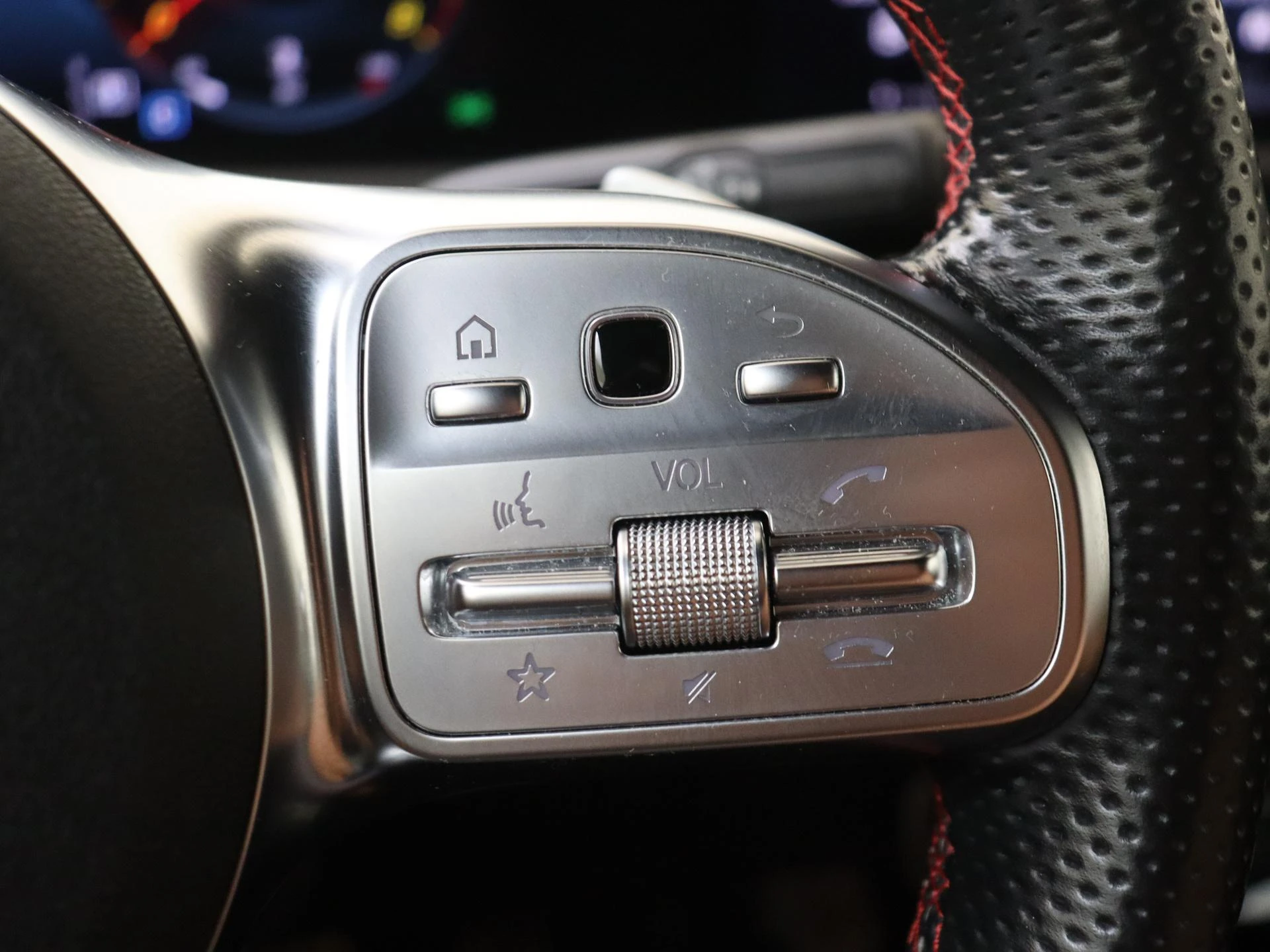 Mercedes-Benz-A-Klasse-image-12
