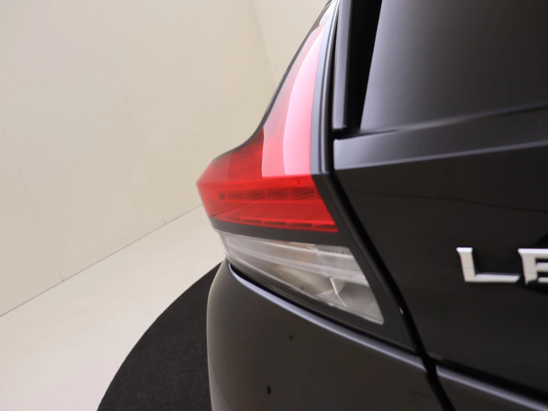 Nissan-Leaf-image-32