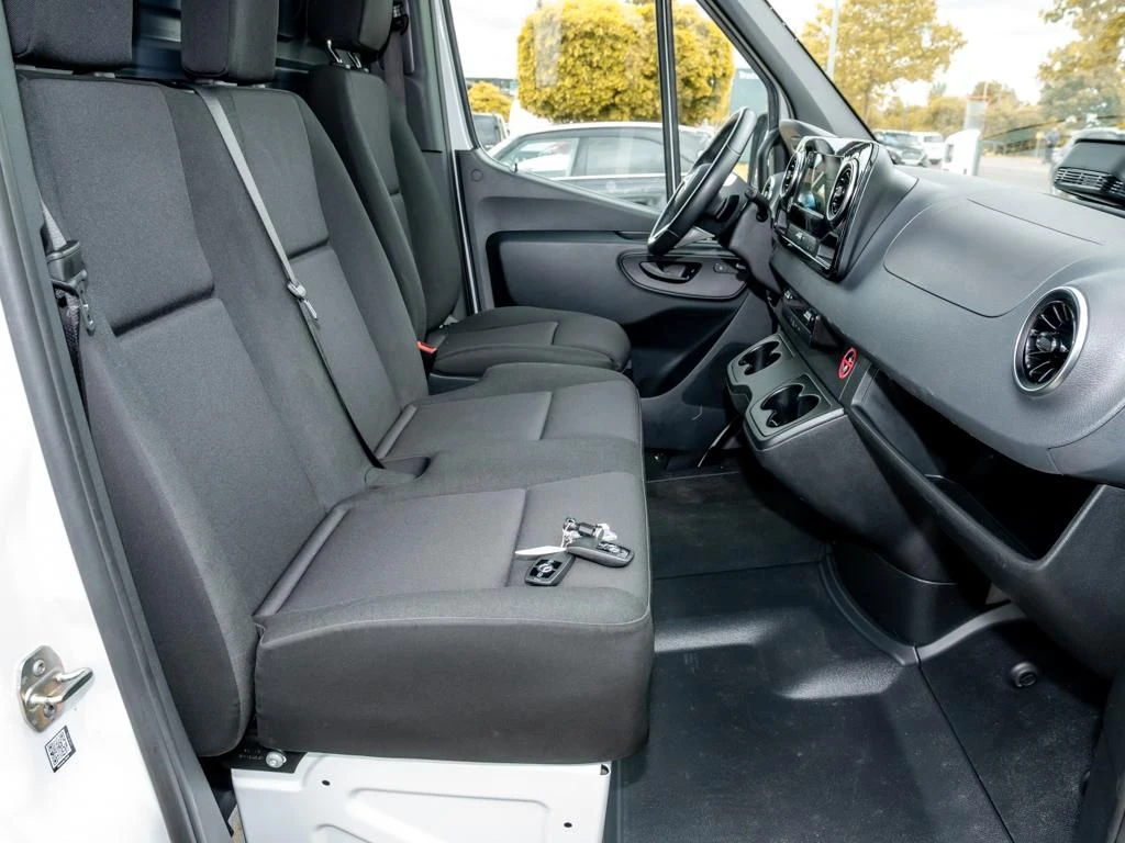 Mercedes-Benz-Sprinter 317-image-11