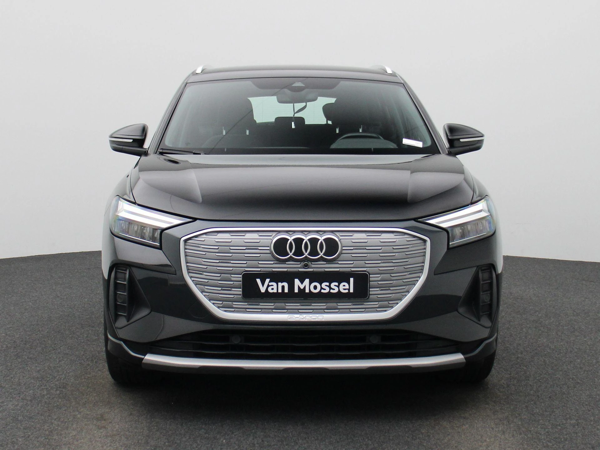Audi-Q4 e-tron-image-2