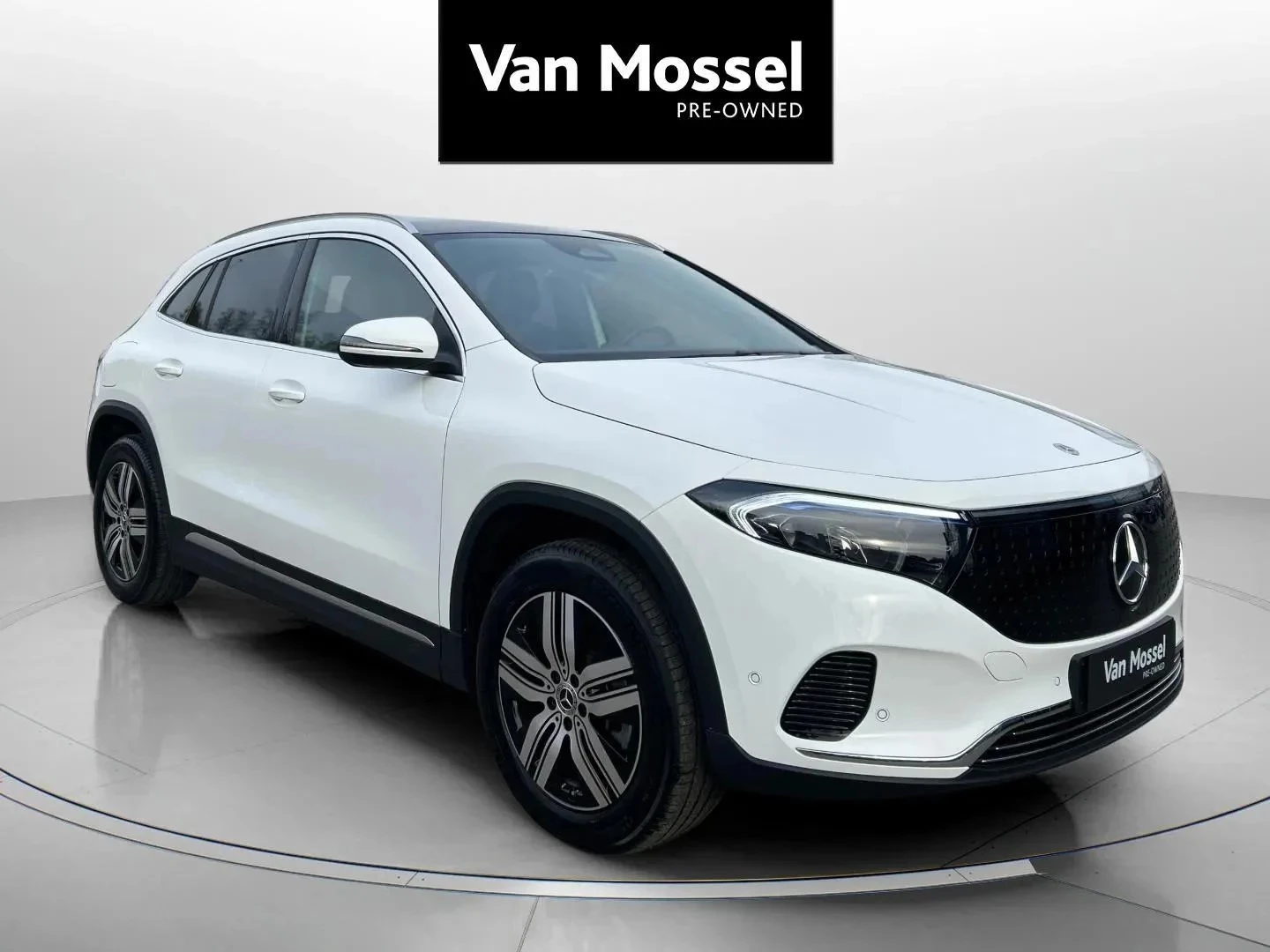 Mercedes-Benz-EQA-image-2