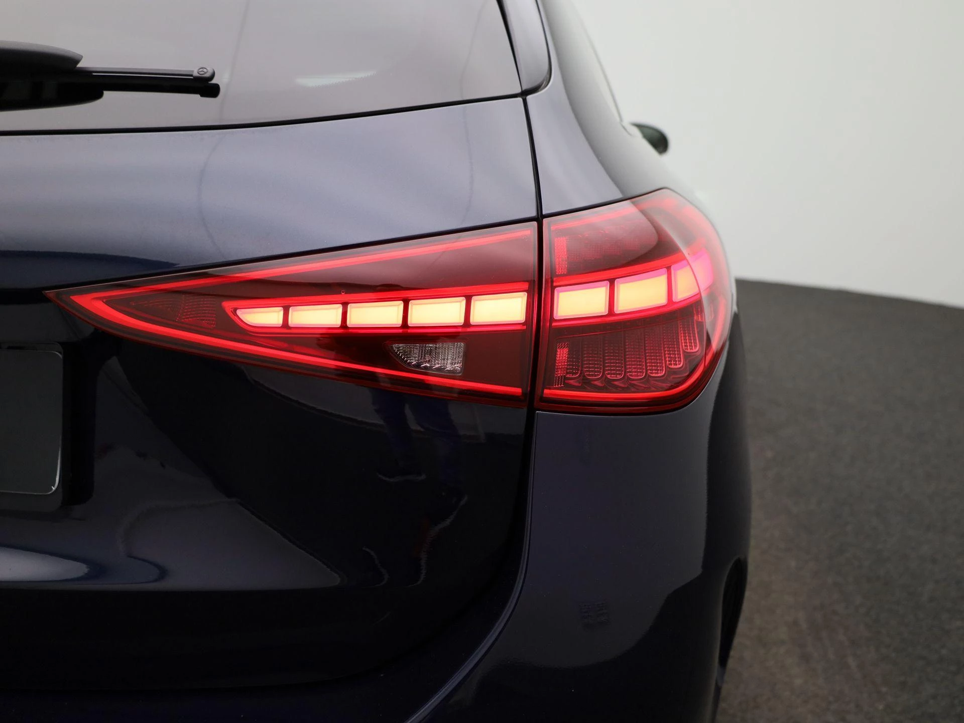 Mercedes-Benz-C-Klasse-image-44