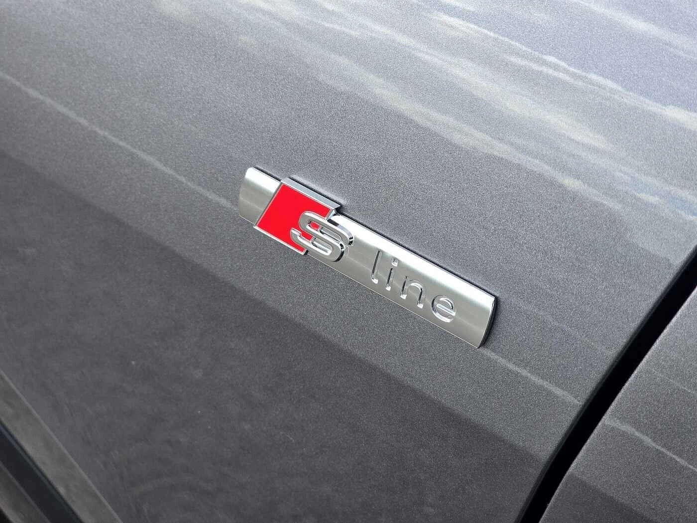 Audi-Q4 e-tron-image-41