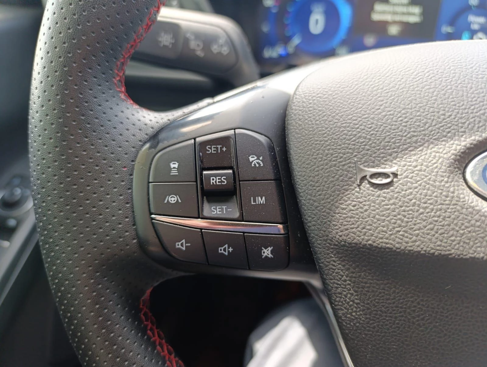 Ford-Kuga-image-12