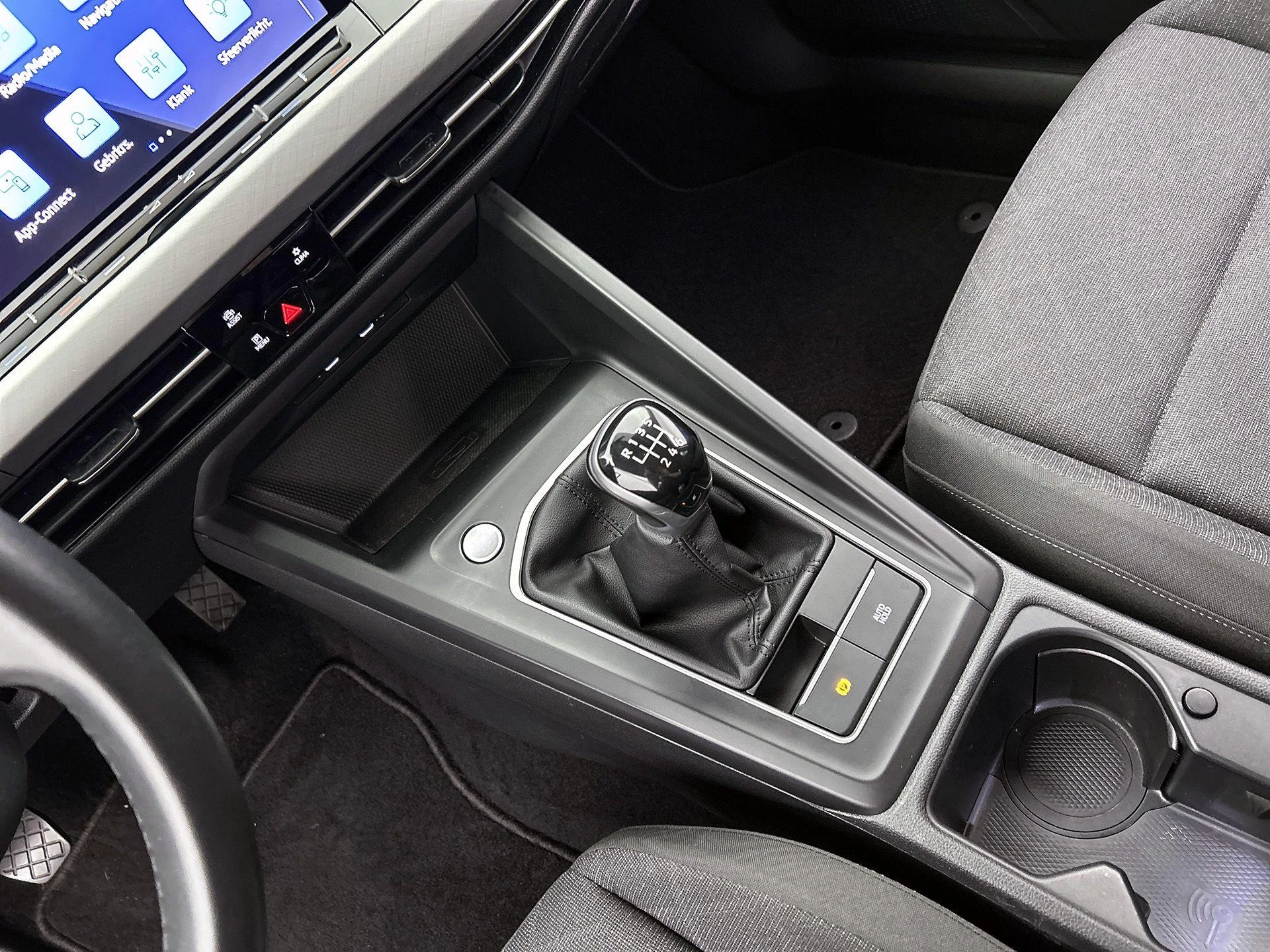 Volkswagen-Golf-image-11