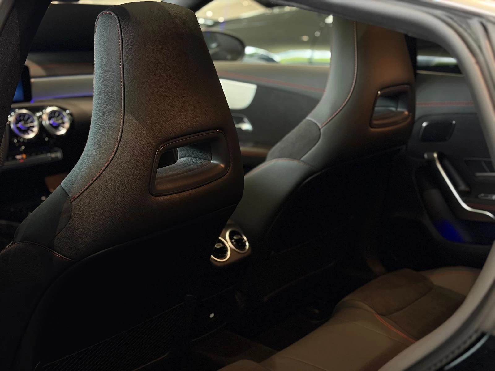 Mercedes-Benz CLA 180 Star Edition Shooting Brake + AMG + PANO + TREKHAAK + SURROUND VIEW +