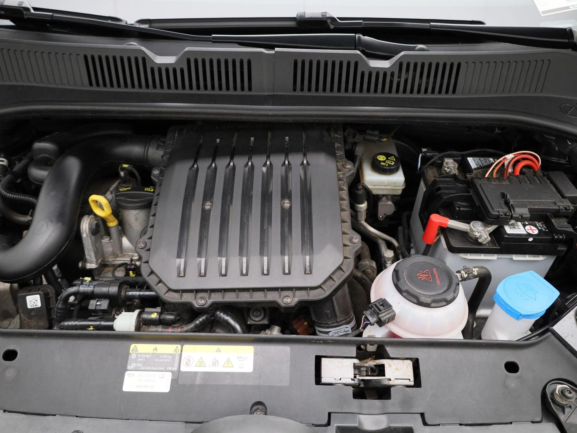 Volkswagen-up!-image-24