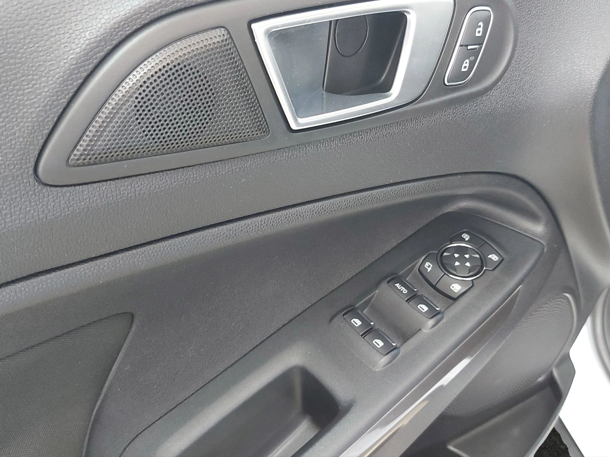 Ford-EcoSport-image-16