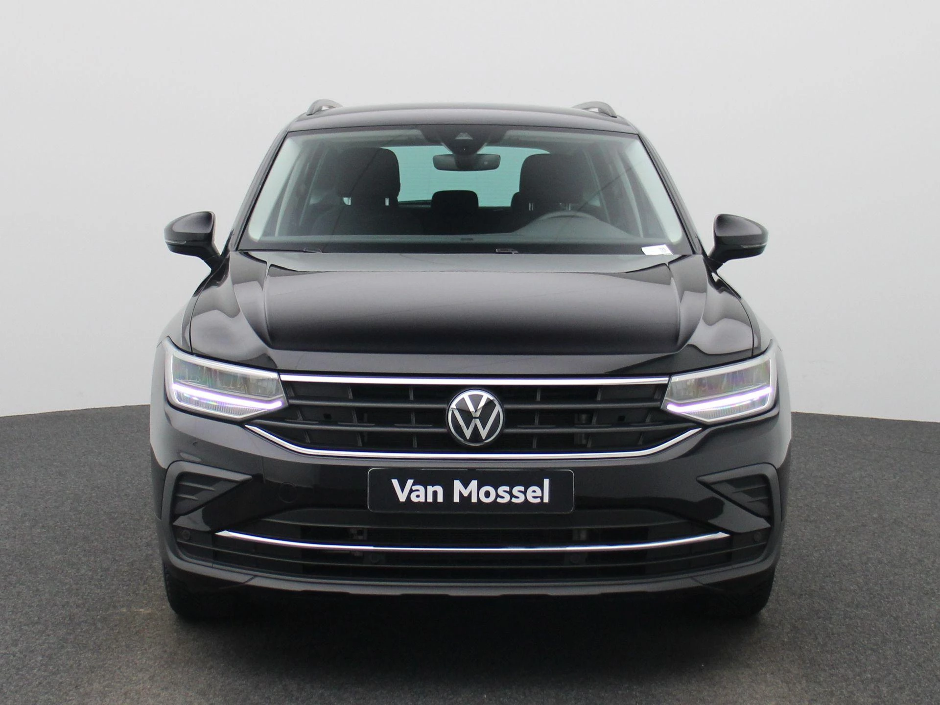 Volkswagen-Tiguan-image-2