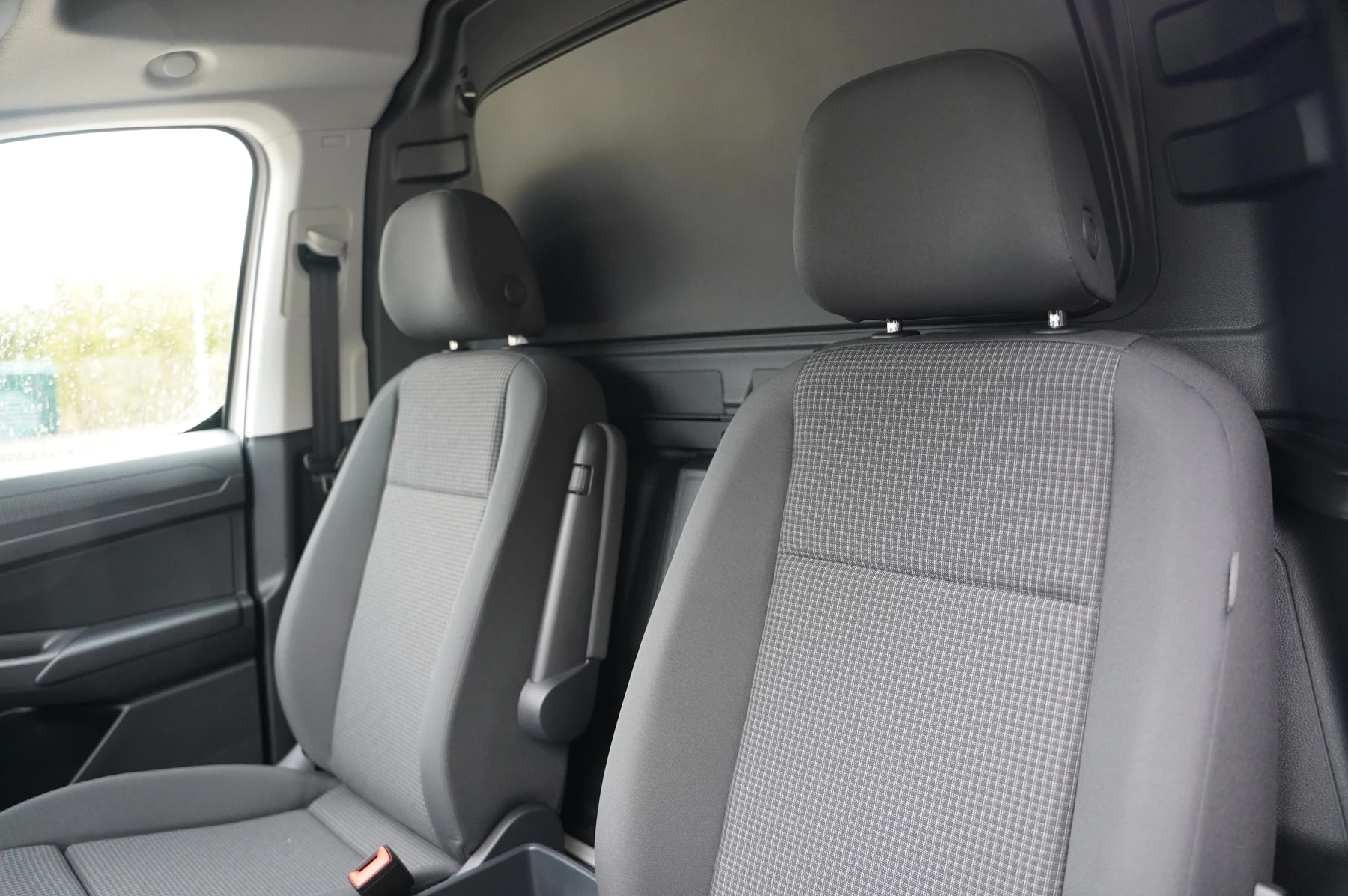 Volkswagen-Caddy-image-25