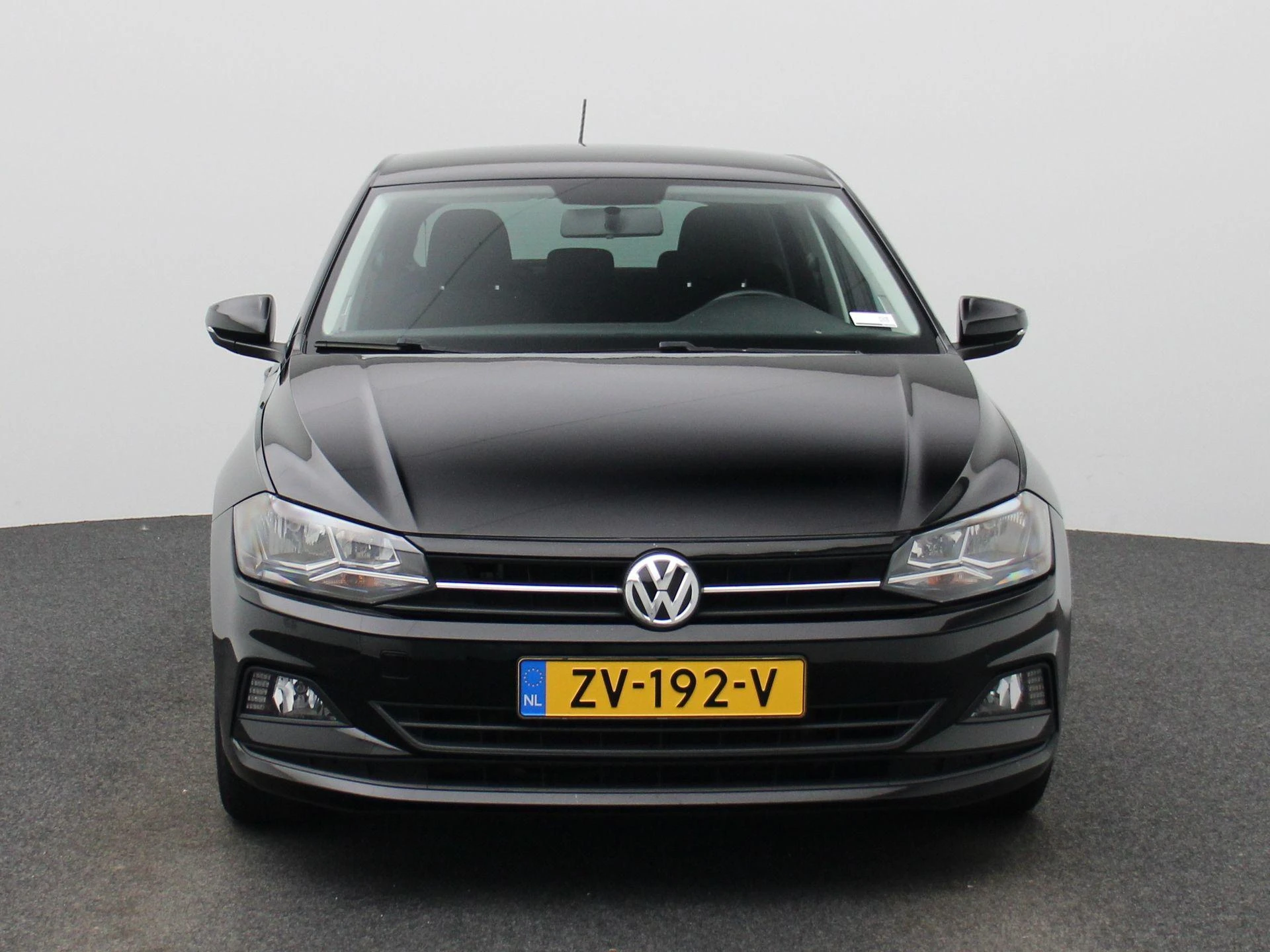 Volkswagen-Polo-image-2