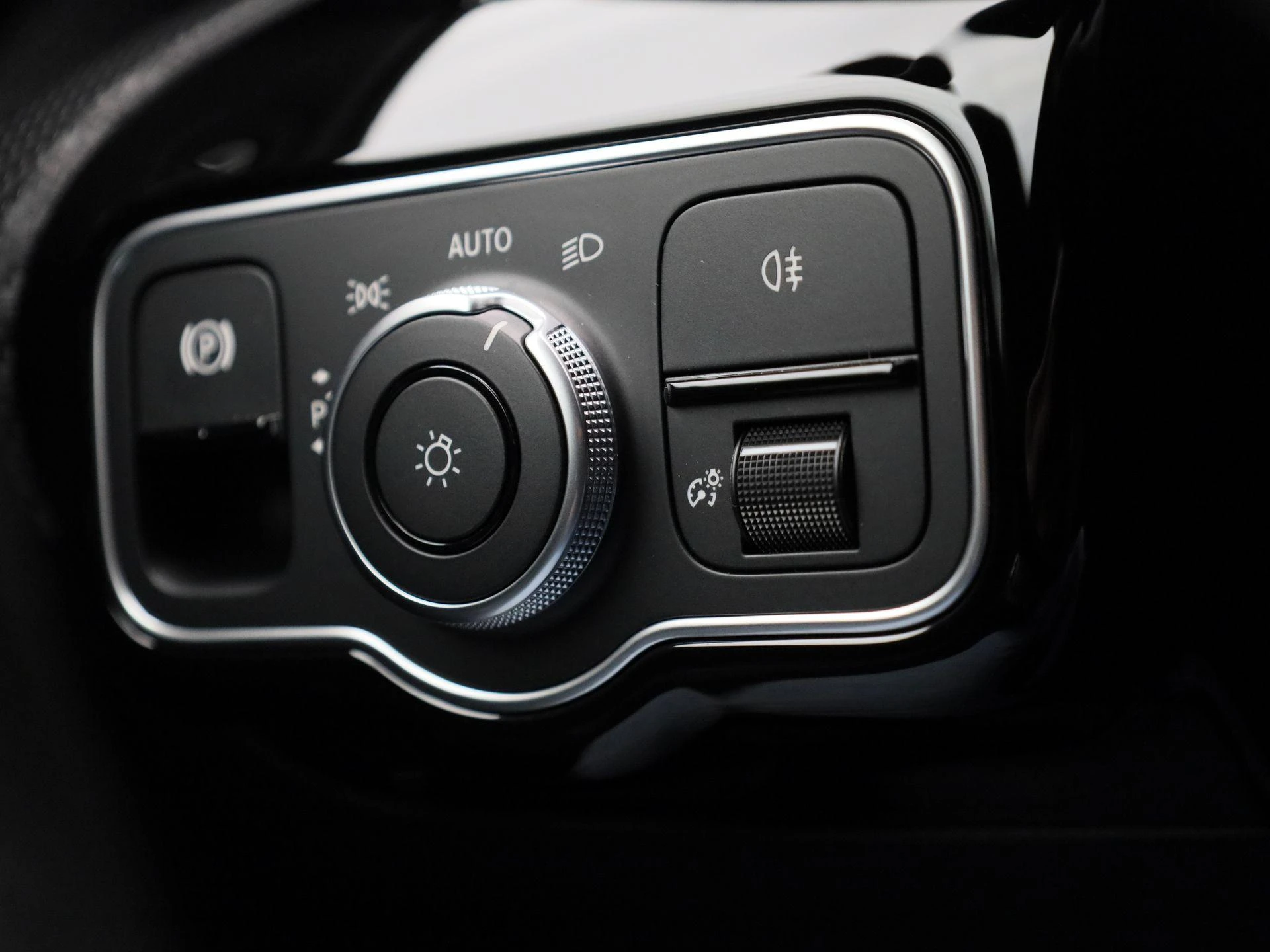 Mercedes-Benz-CLA-image-20