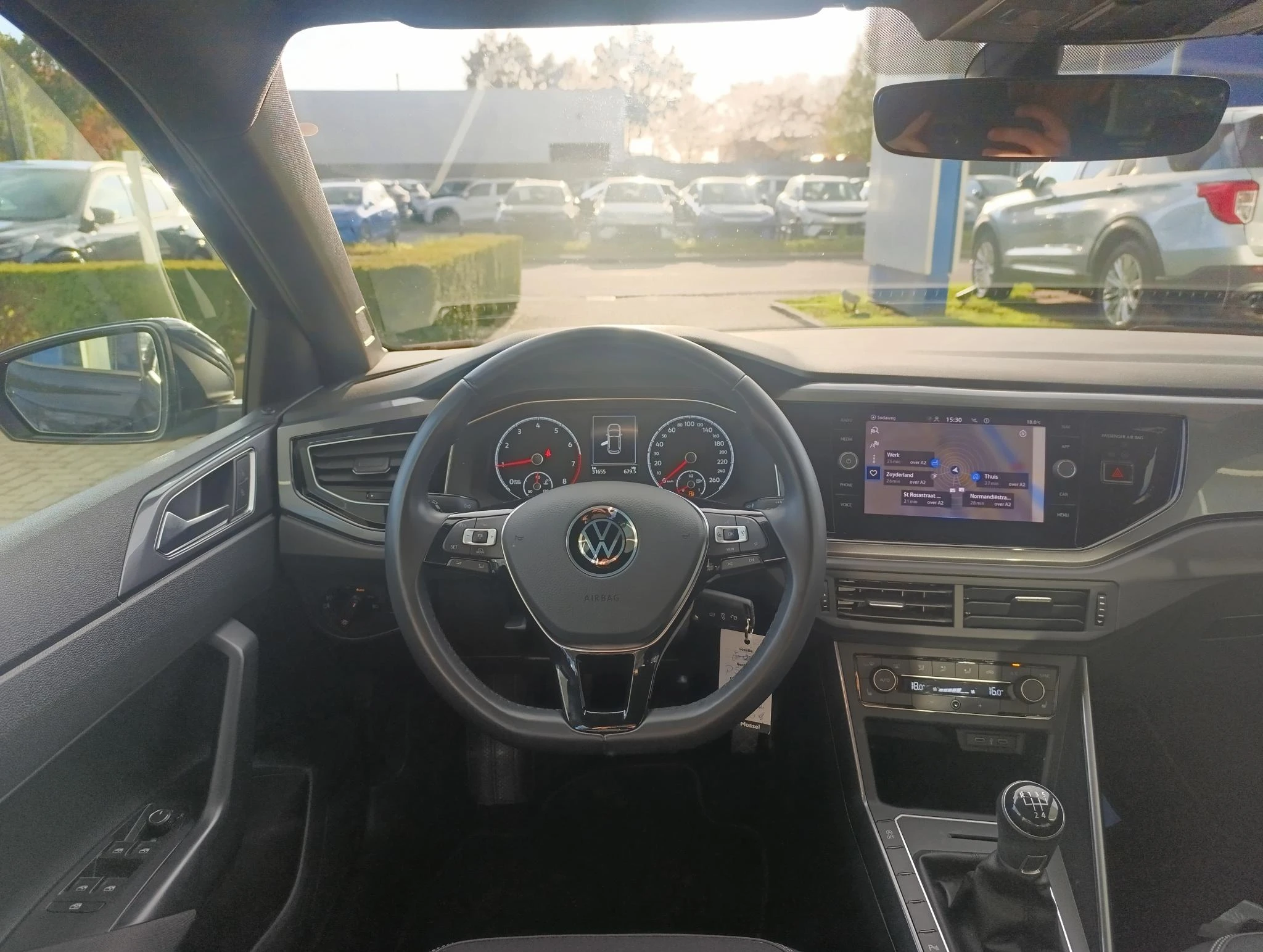 Volkswagen-Polo-image-10