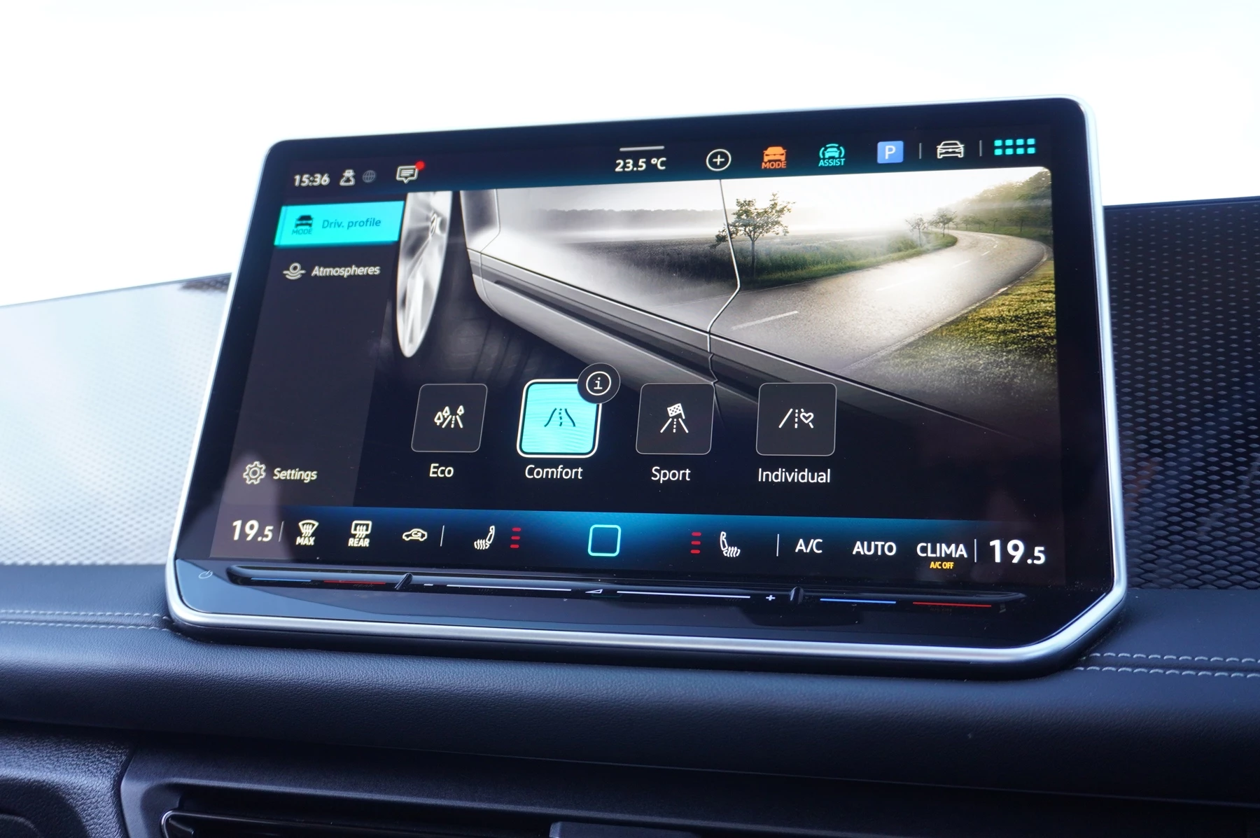 Volkswagen-Tiguan-image-29