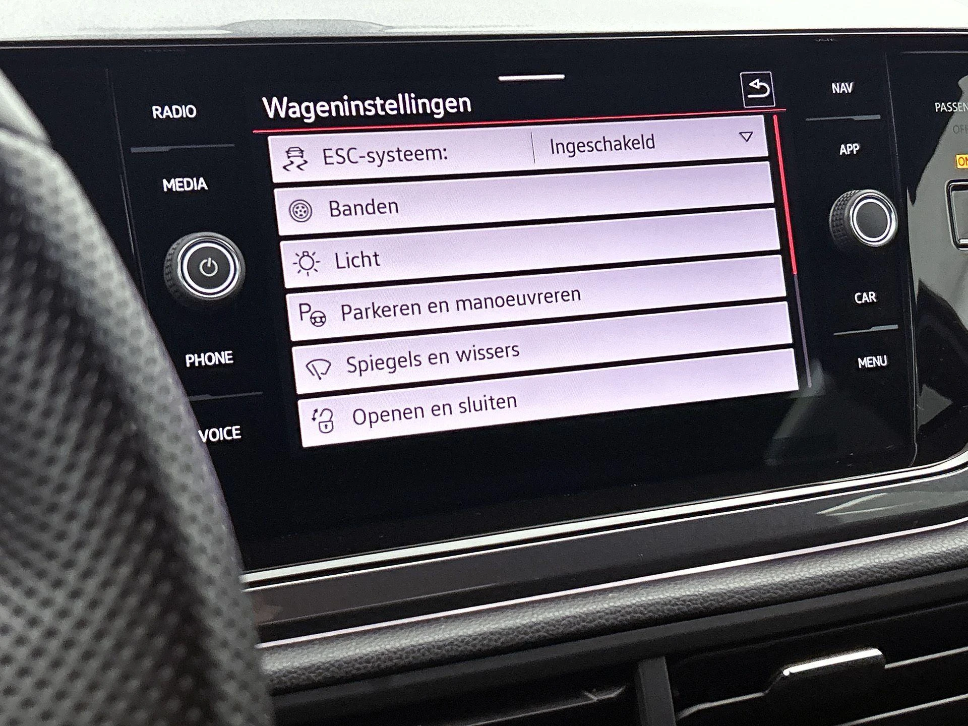 Volkswagen-Polo-image-12
