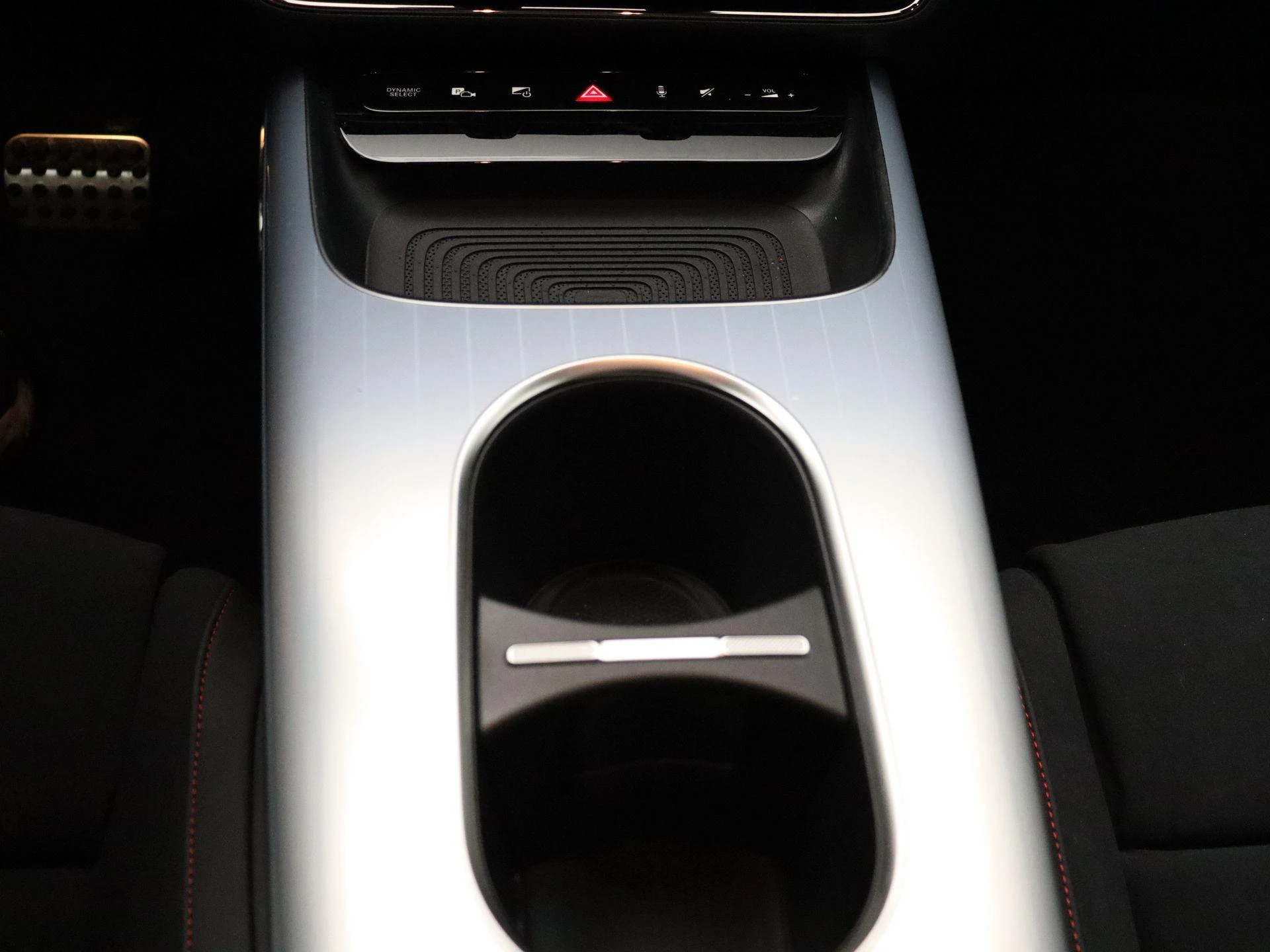 Mercedes-Benz-CLA-image-20