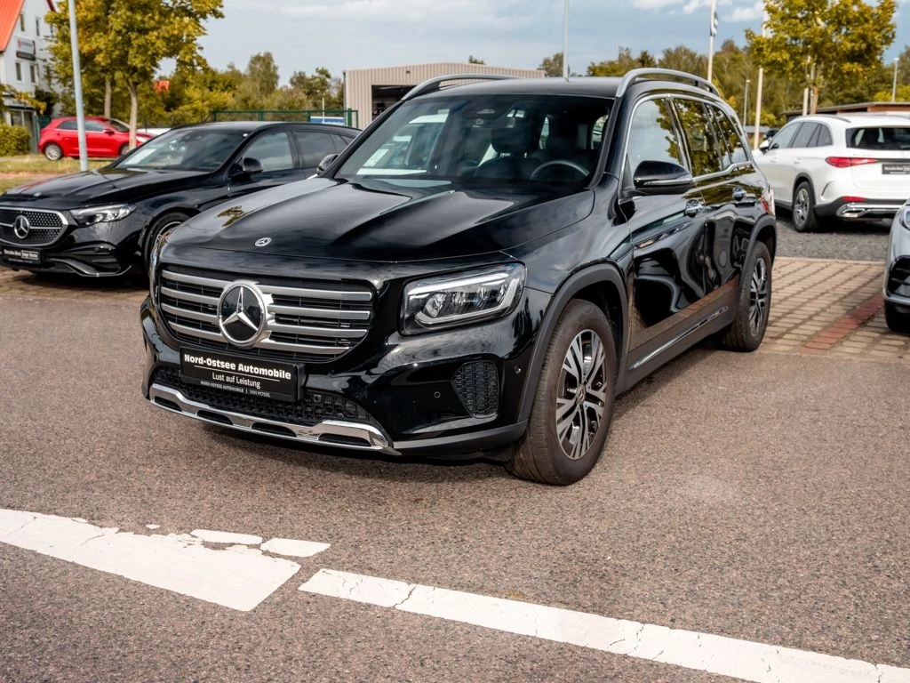 Mercedes-Benz-GLB 200-image-1