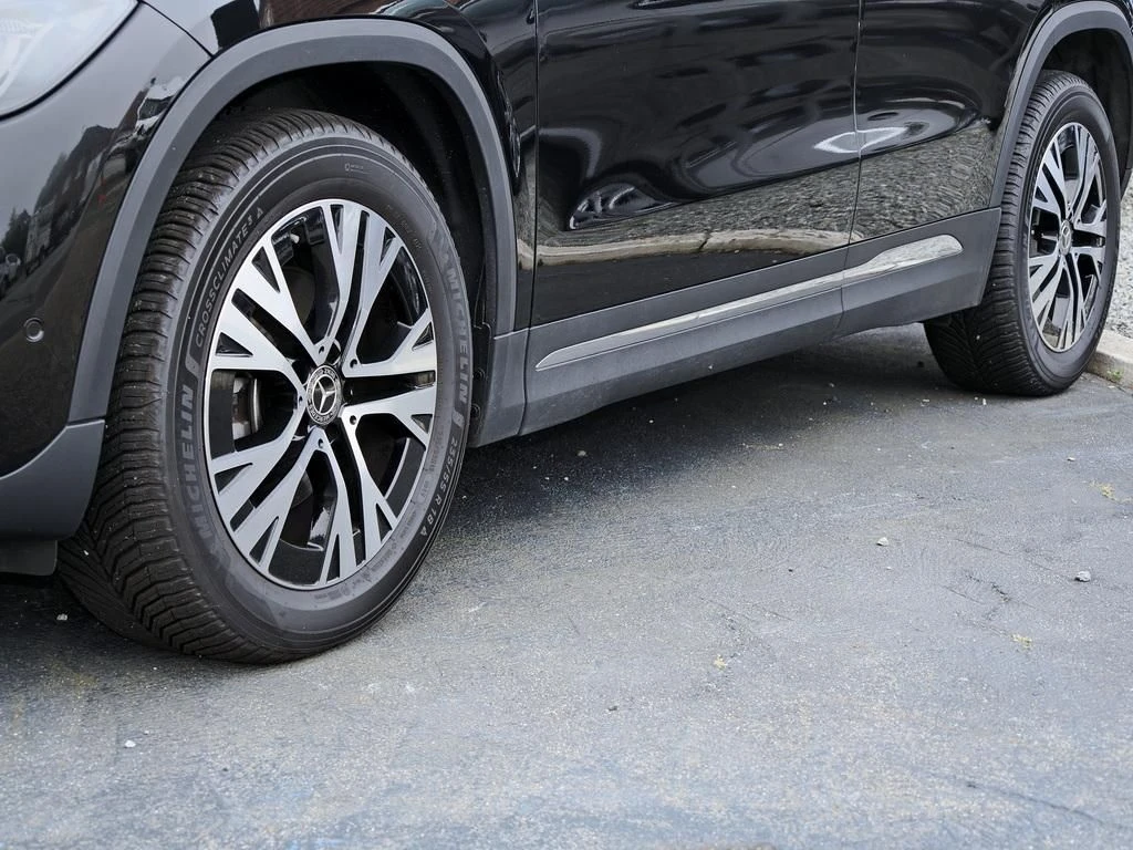 Mercedes-Benz-GLA 200-image-6
